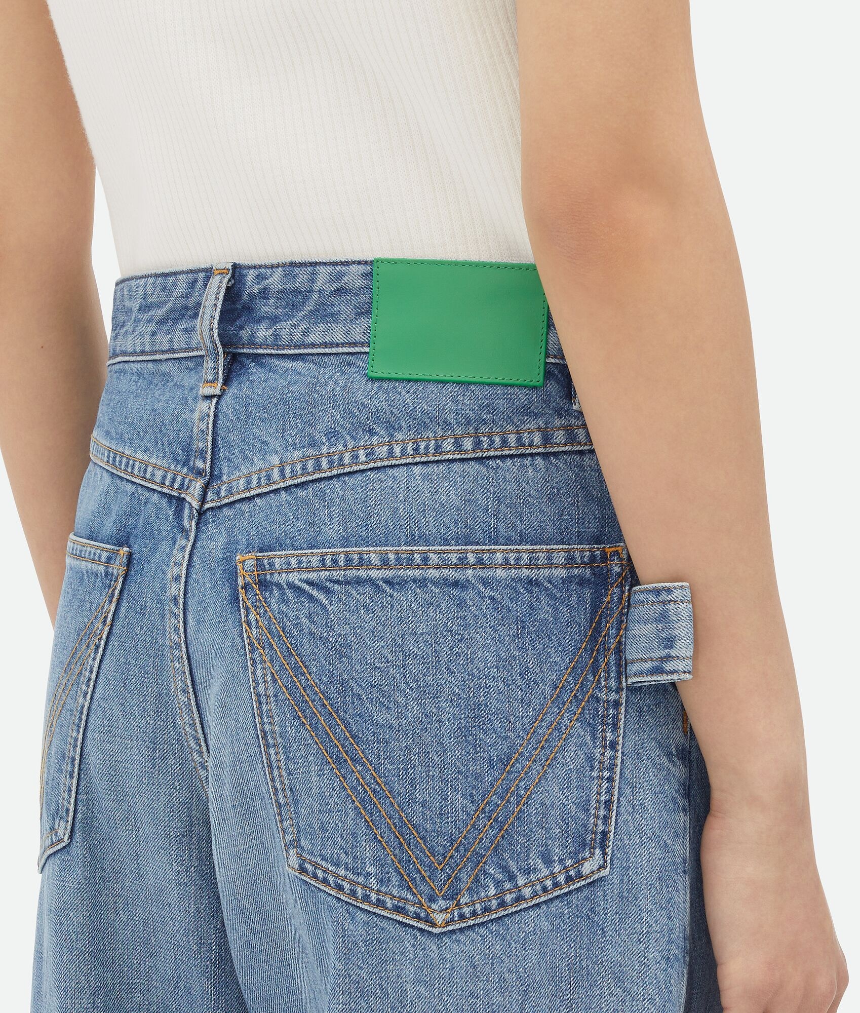 パンツ BOTTEGA VENETA Turned up jeans straight leg Indigo Bottega Veneta Vintage Indigo Straight Leg Jeans | italist