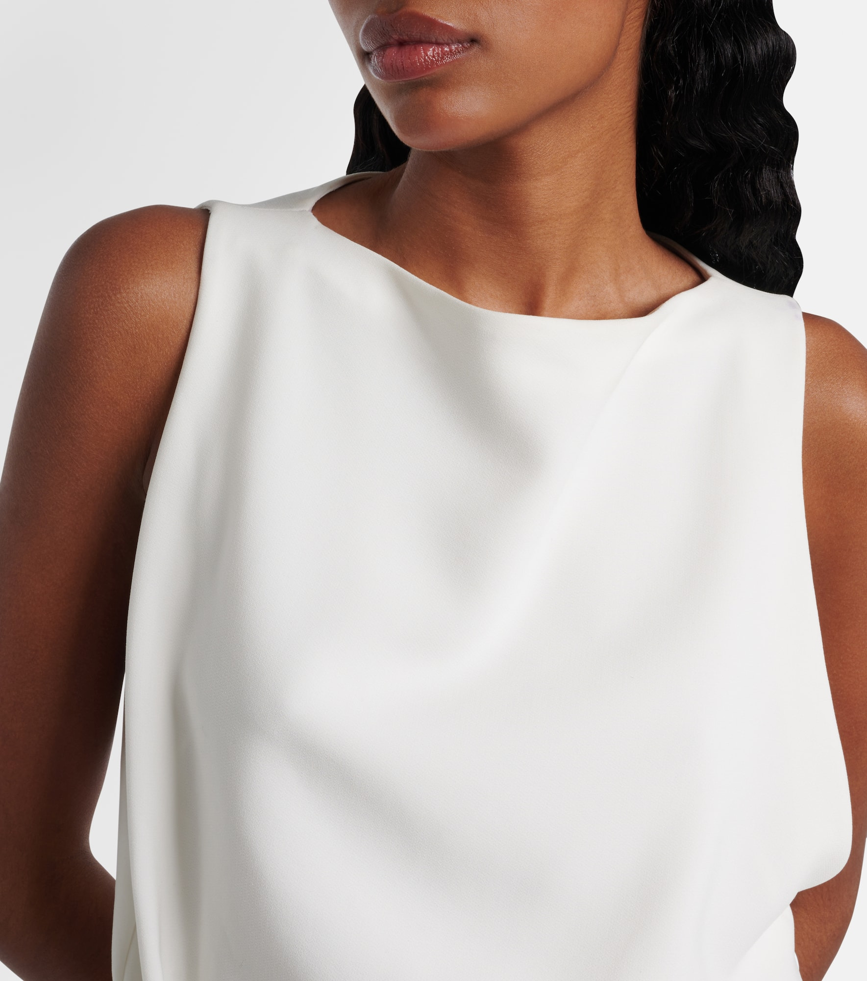 Indria floral-appliqué crêpe cocktail dress - 4
