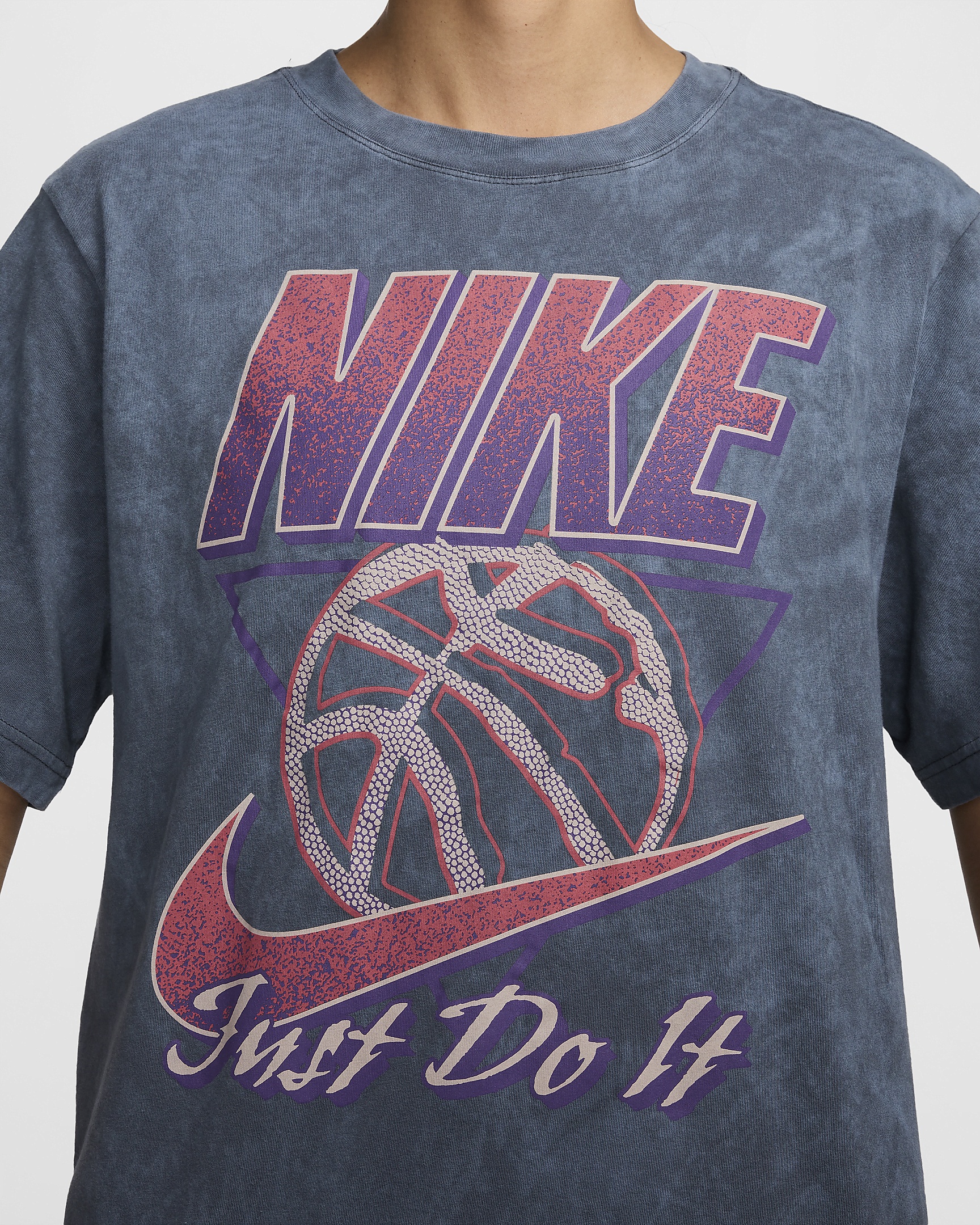 Nike Sportswear Women's Short-Sleeve Graphic T-Shirt - 4
