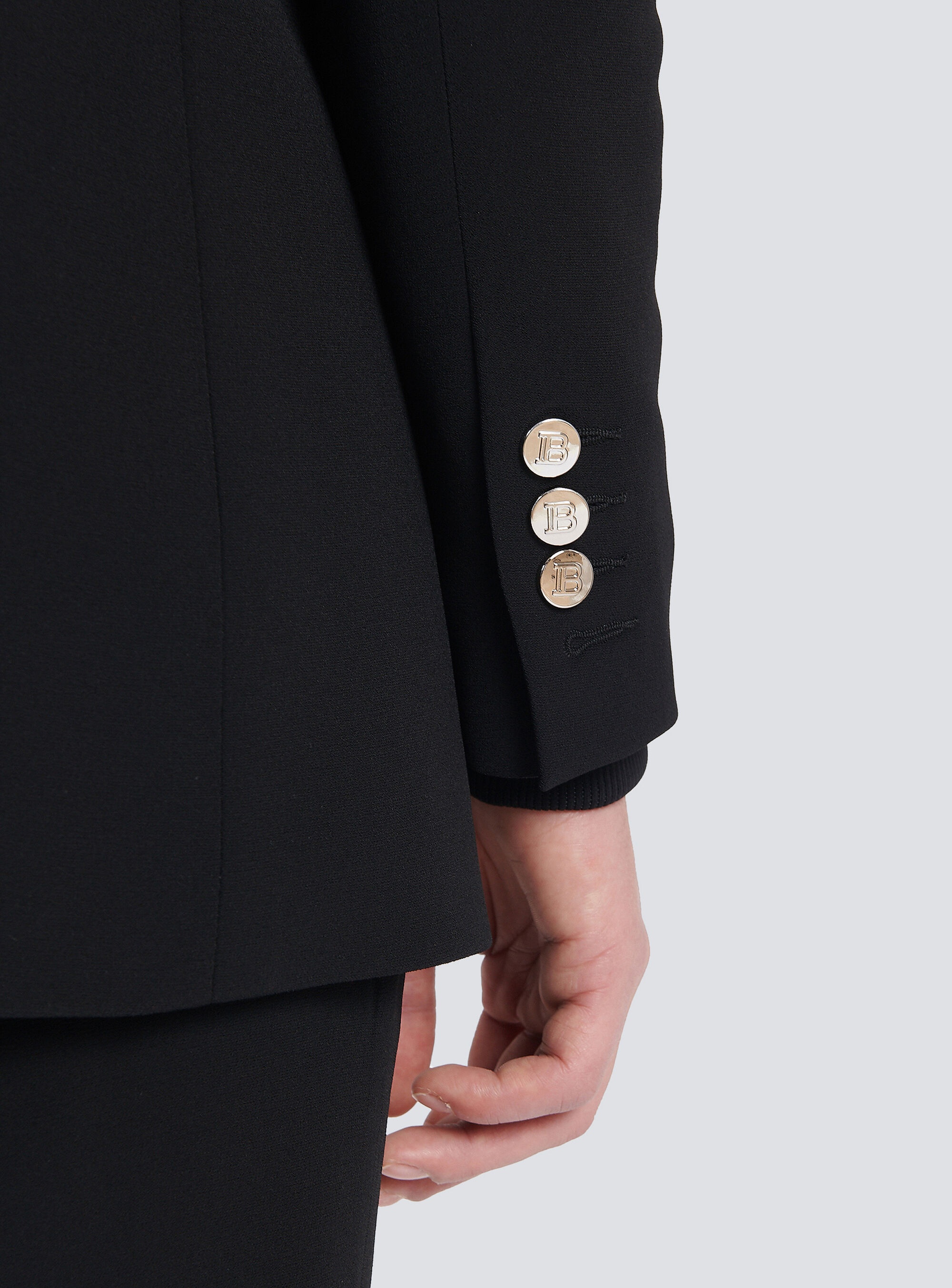 Crepe blazer with double-breasted silver-tone buttoned fastening and Balmain monogram collar - 8