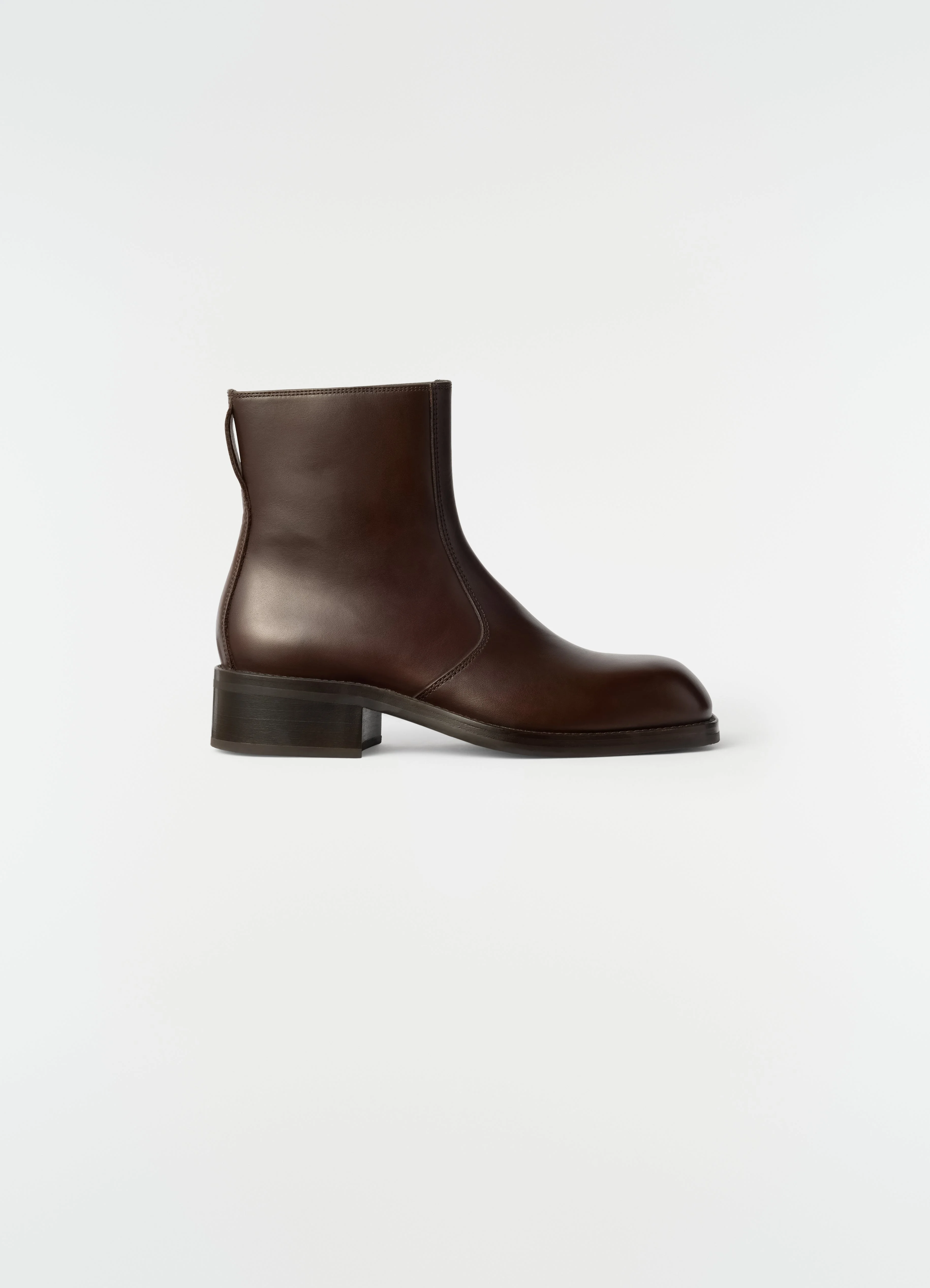 ZIPPED ANKLE BOOTS IN SHINY LEATHER - 1