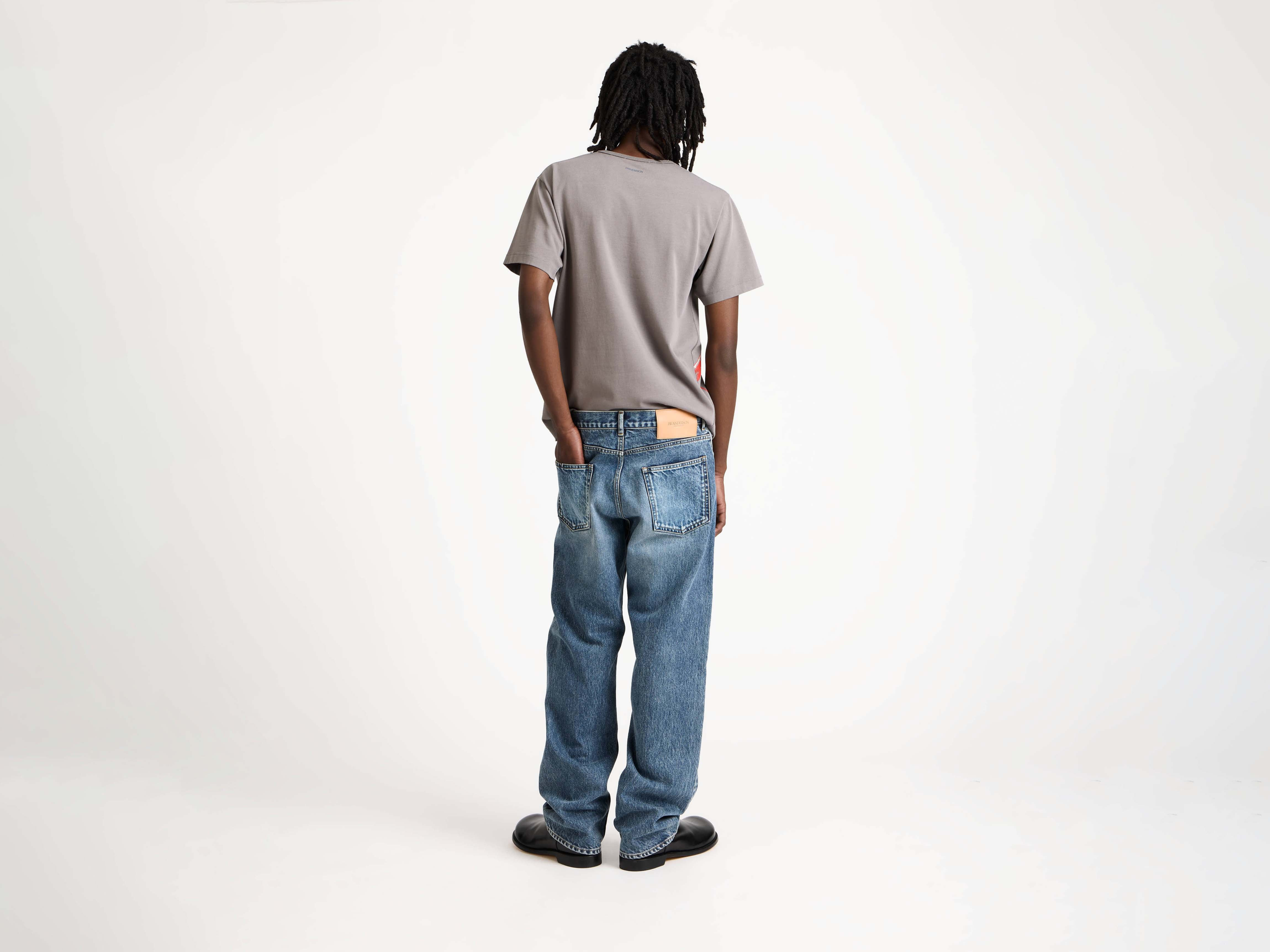 STRAIGHT LEG JEANS IN MID BLUE - 3