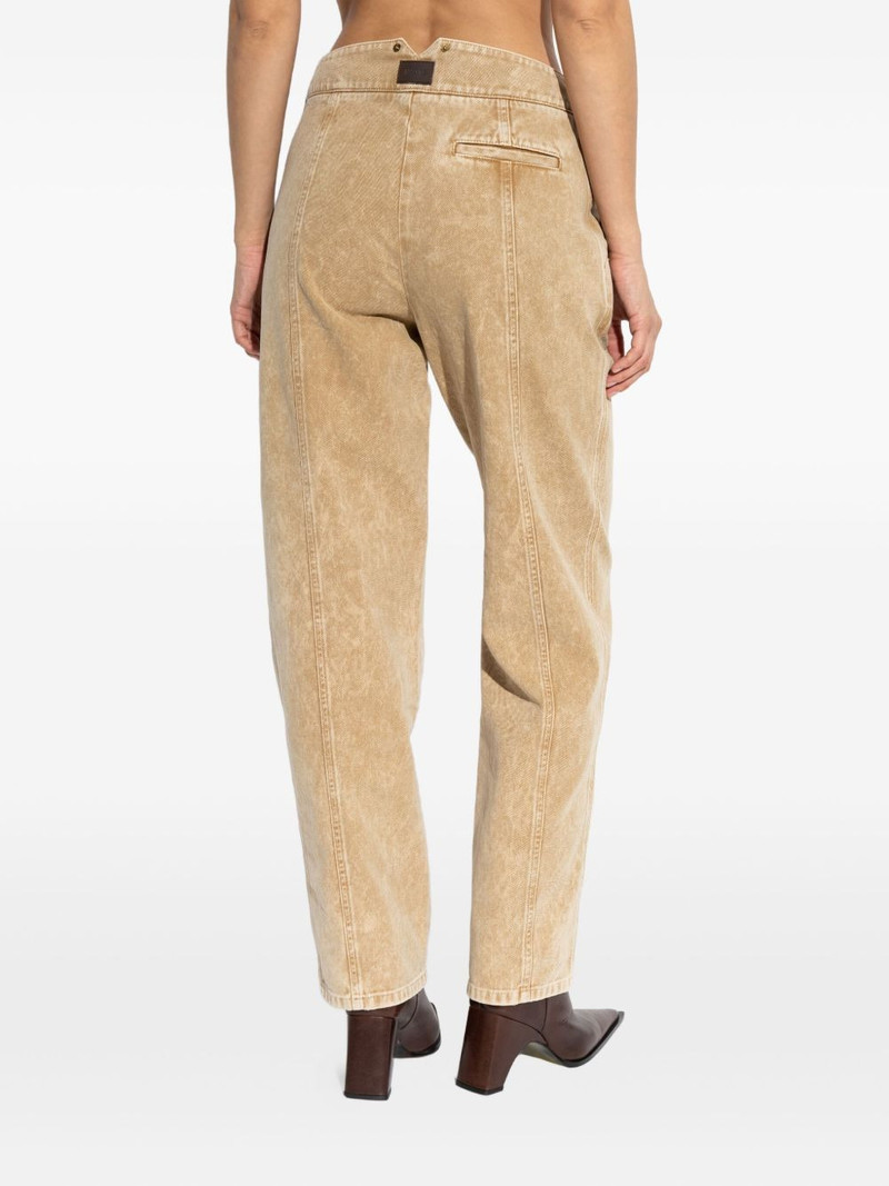 high-waisted jeans 4