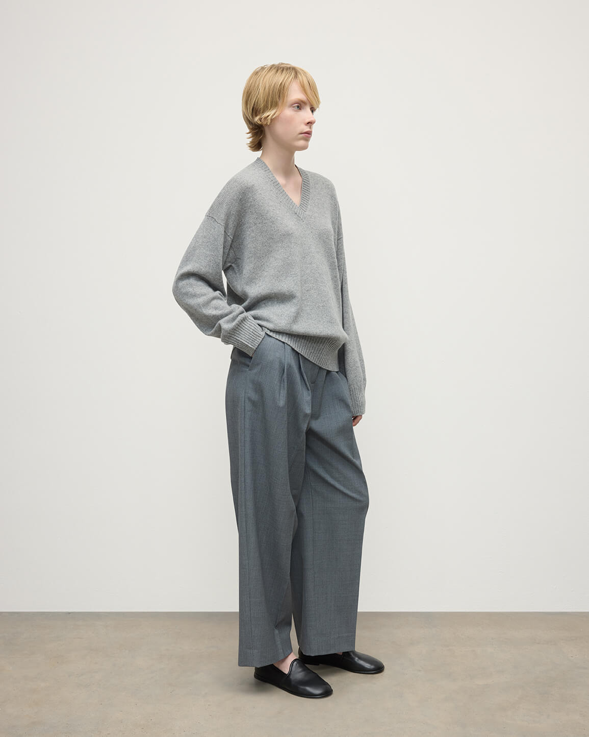 Relaxed Fit Gauzy Grey Cashmere Jumper - 3