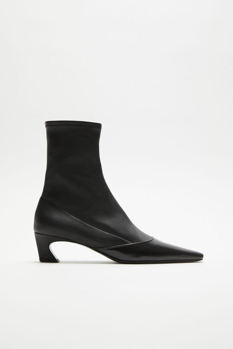 Heeled ankle boots - Black - 1