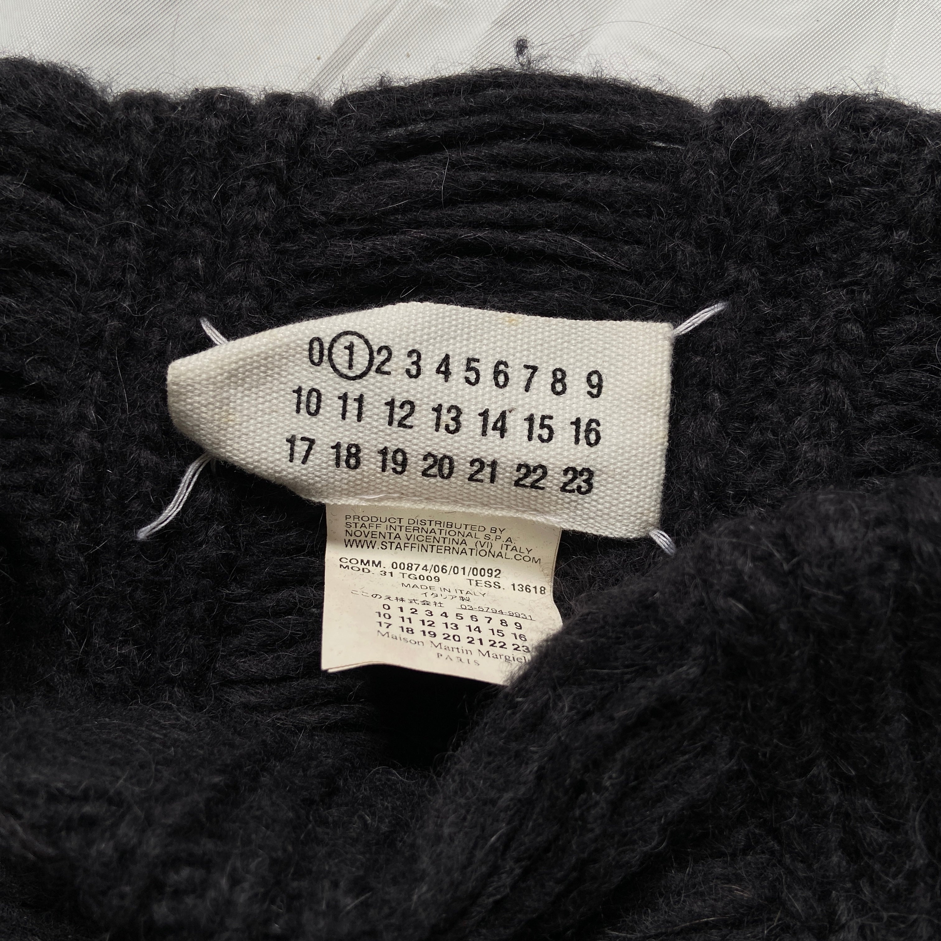 Maison Martin Margiela Fall 2009 logo spider alpaca wool knit neckwarmer  scarf snood