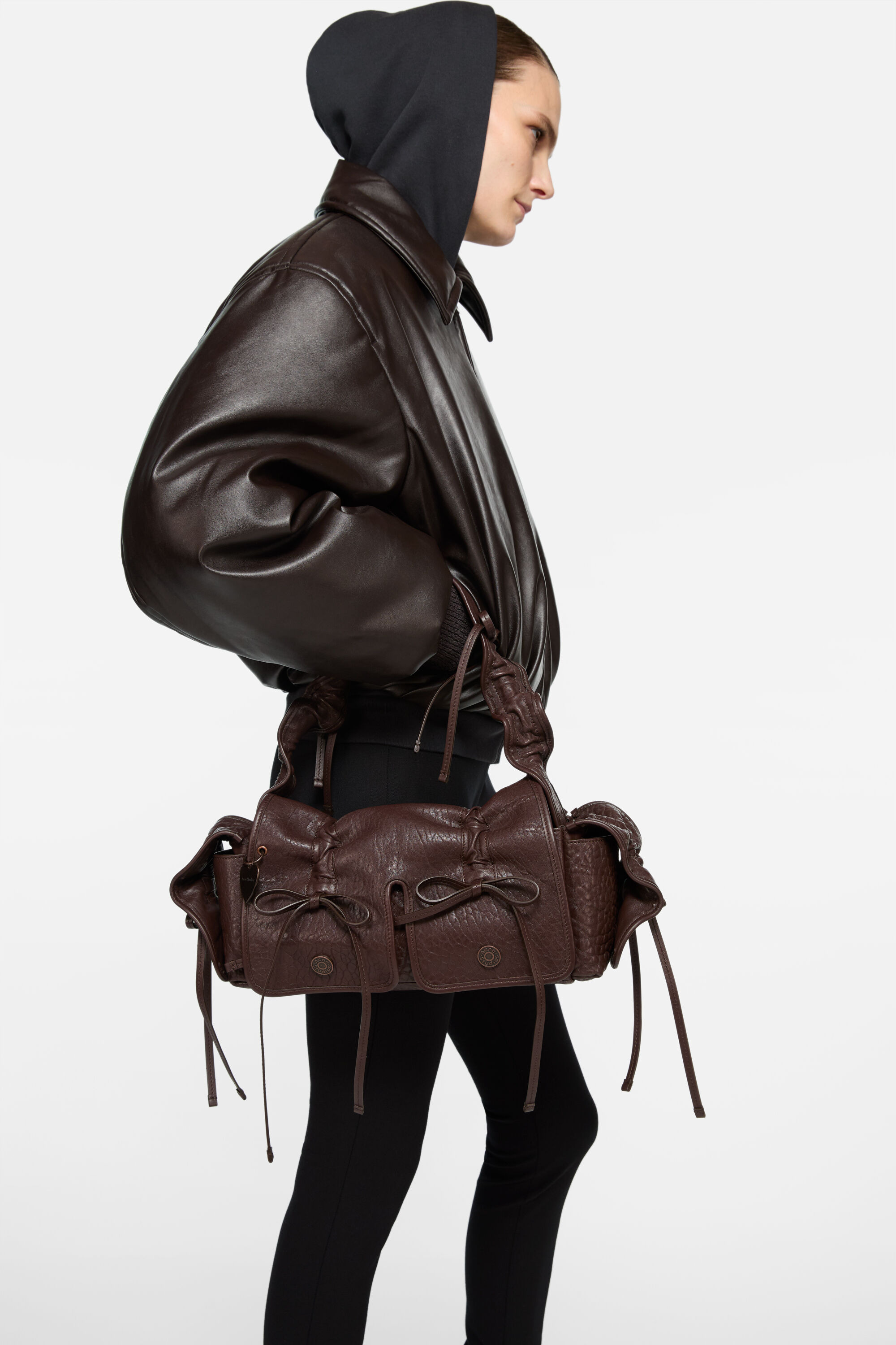 Multipocket grained leather bag - Chocolate brown - 2