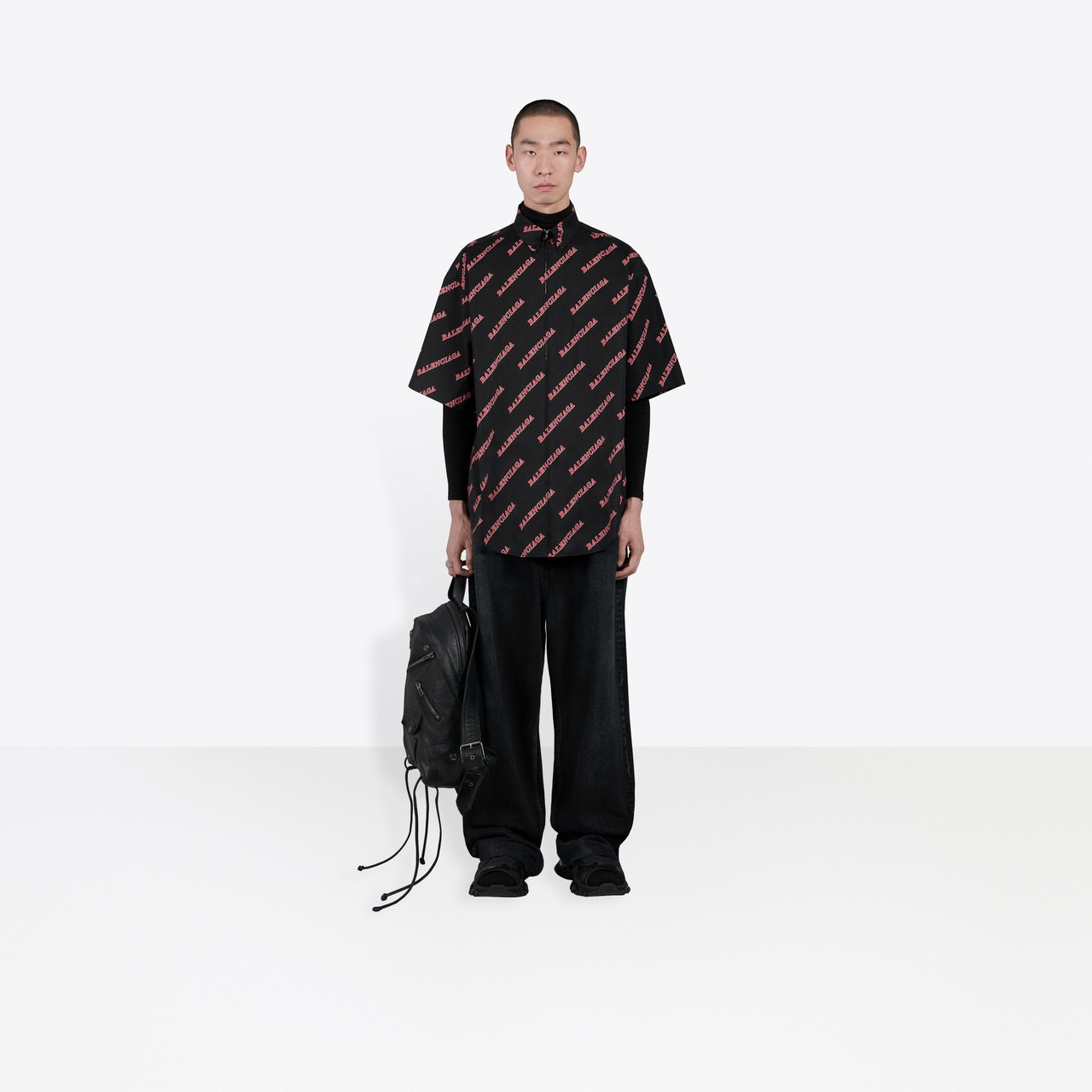 Allover Sporty Logo Zipped Short Sleeve Shirt - 6