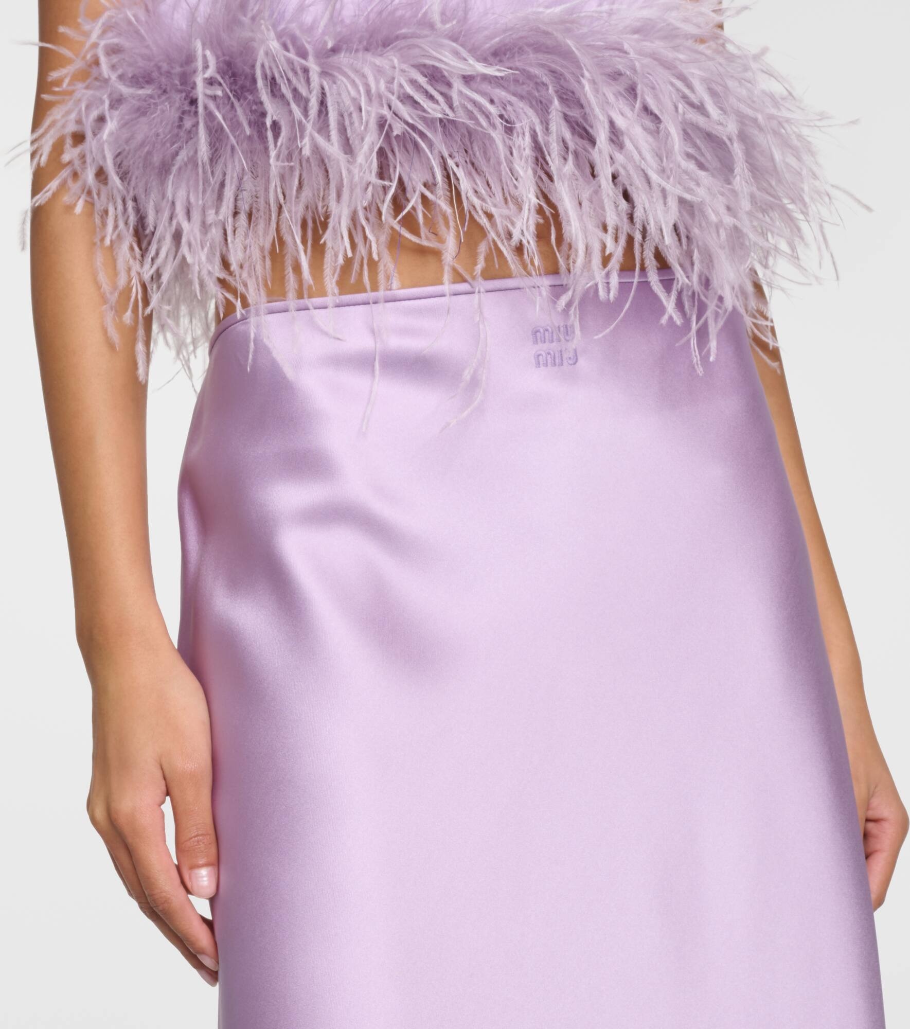 Feather-trimmed satin midi skirt - 4