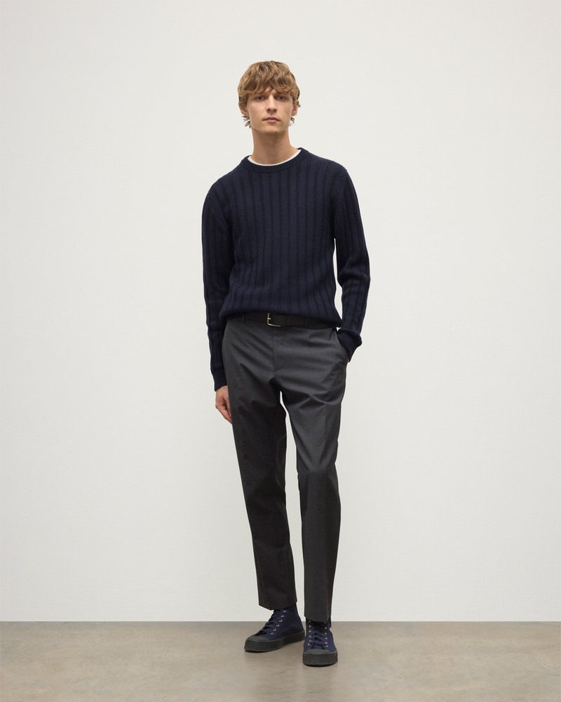 Johnstons of Elgin Peel Dark Navy Cashmere Jumper outlook