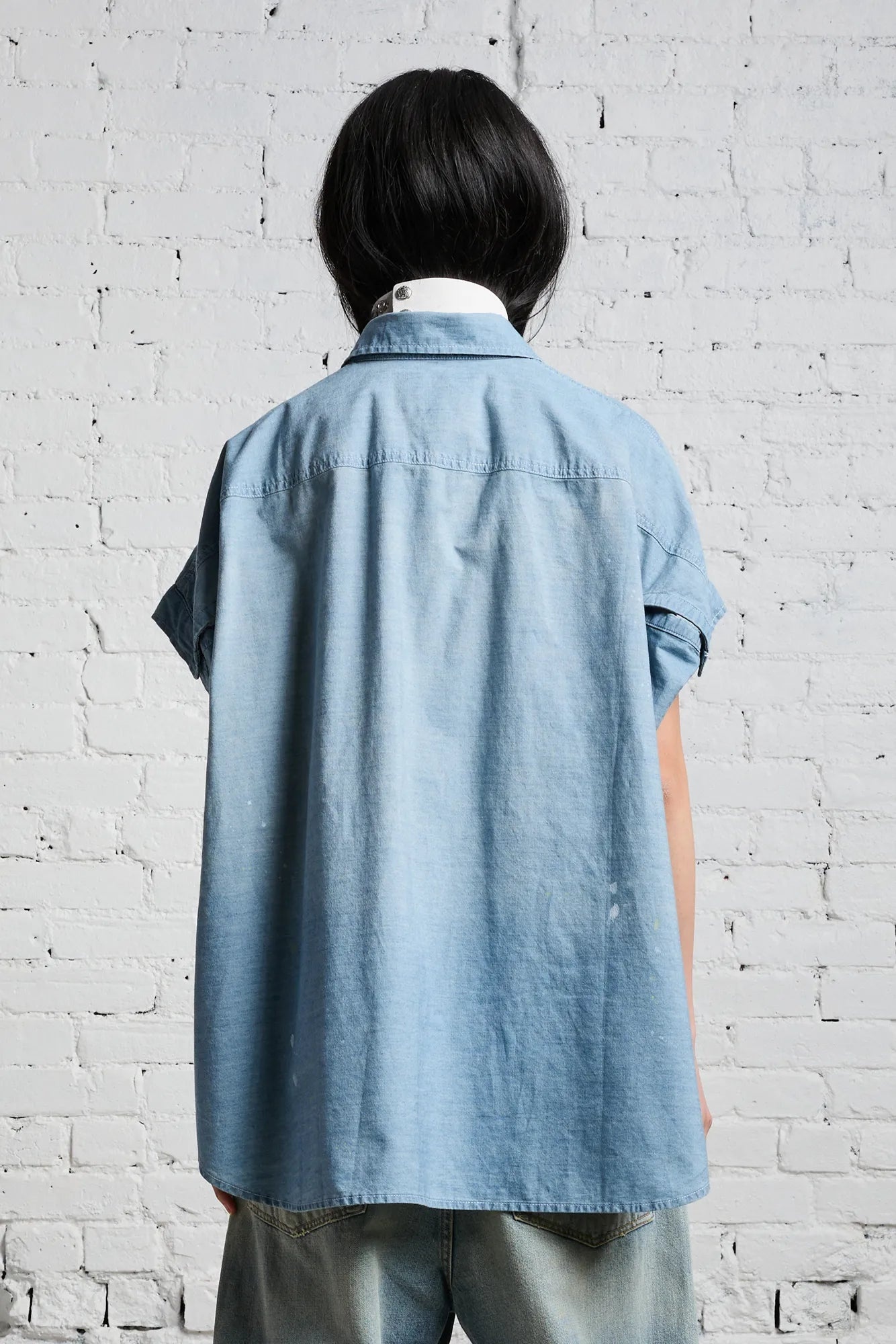 SLEEVELESS BUTTON-UP - BLUE CHAMBRAY - 4