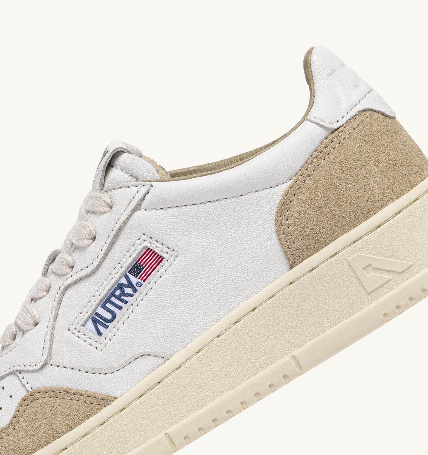 MEDALIST LOW SNEAKERS IN WHITE LEATHER AND SPONGE SUEDE - 6