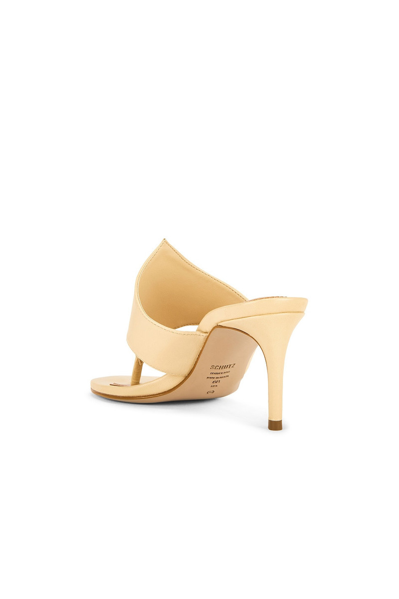 Elena Sandal 3