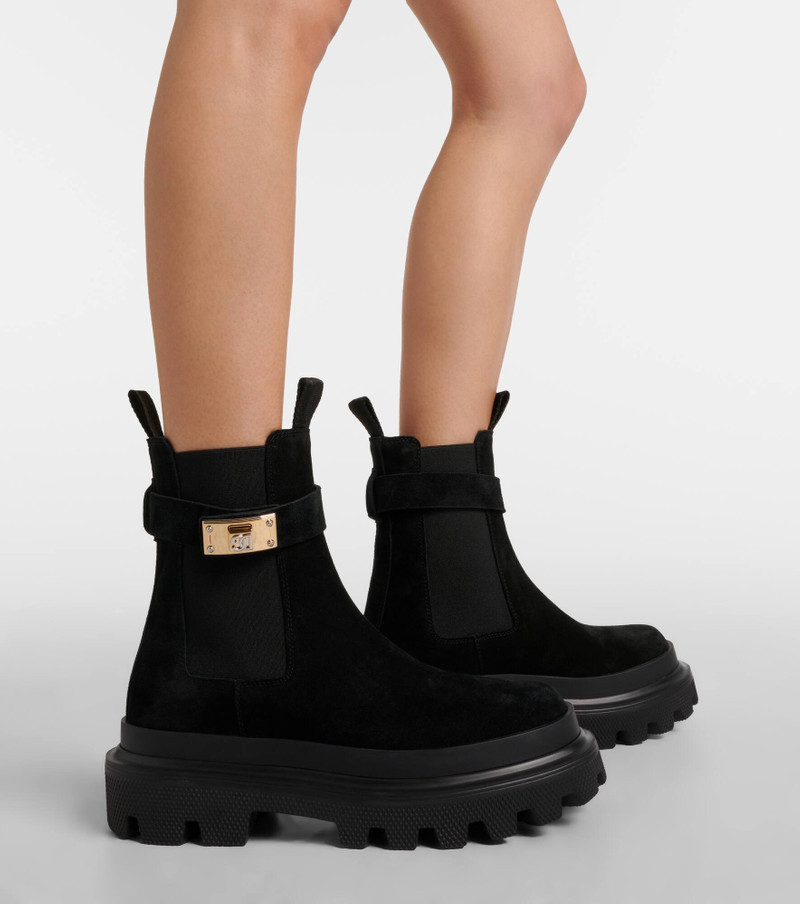 Suede ankle boots 7