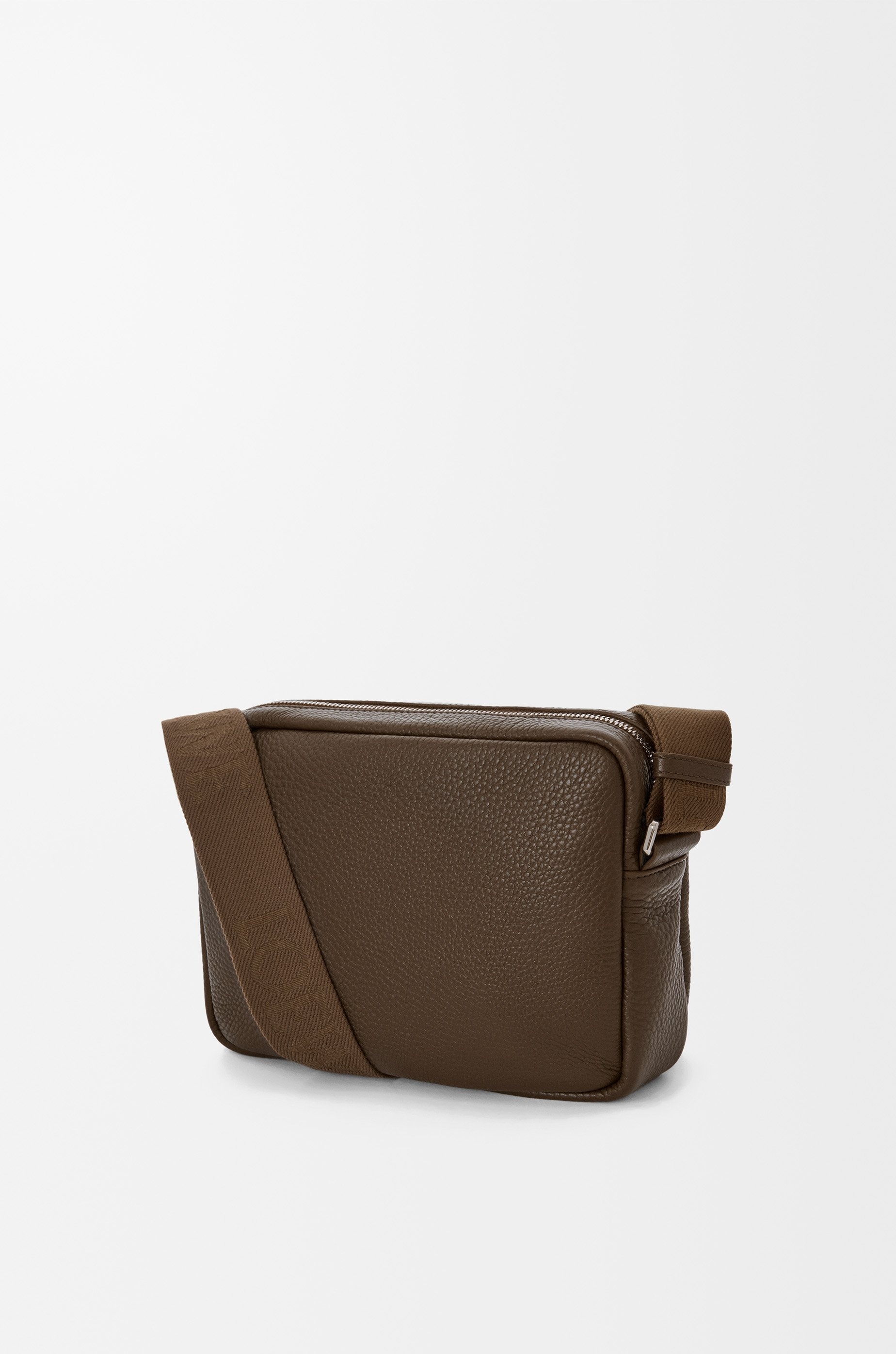 Medium Pebble messenger bag in supple grained calfskin - 2