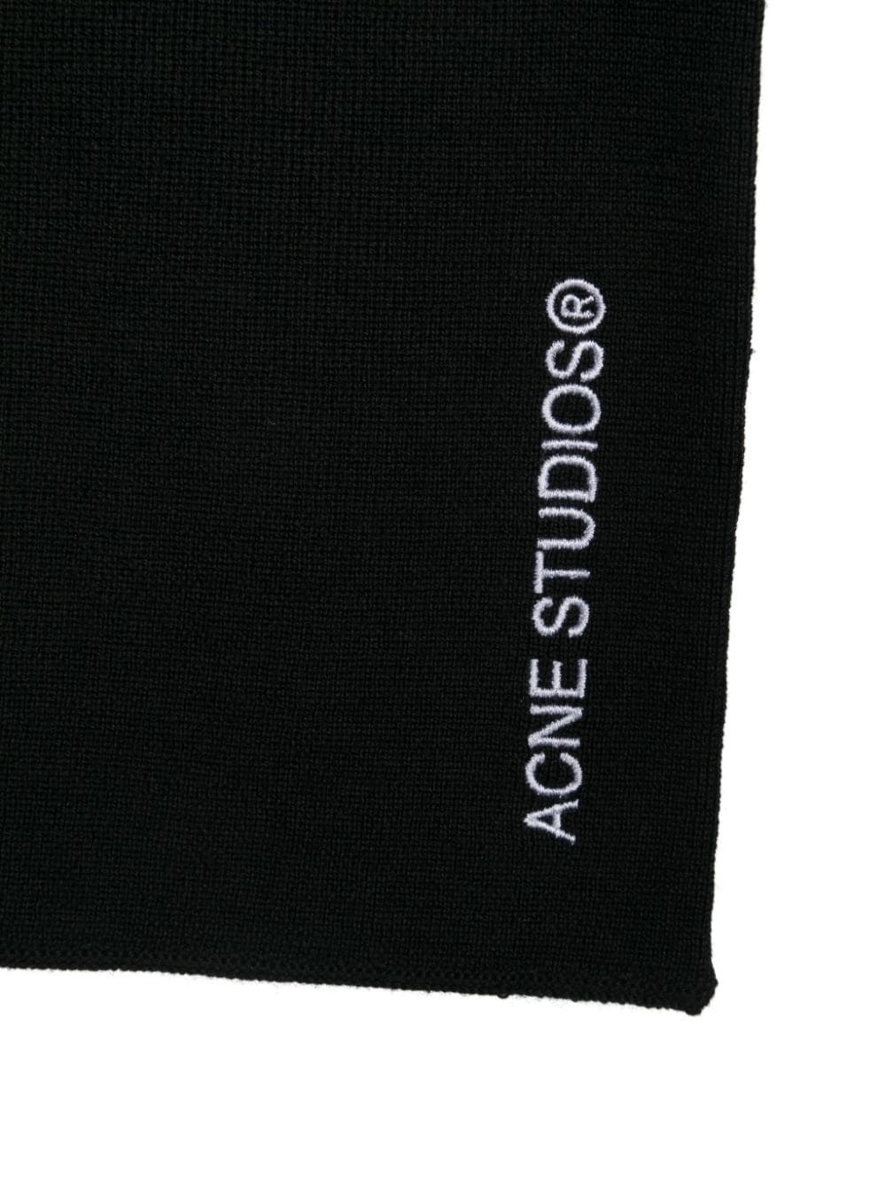 embroidered-logo knitted scarf - 2