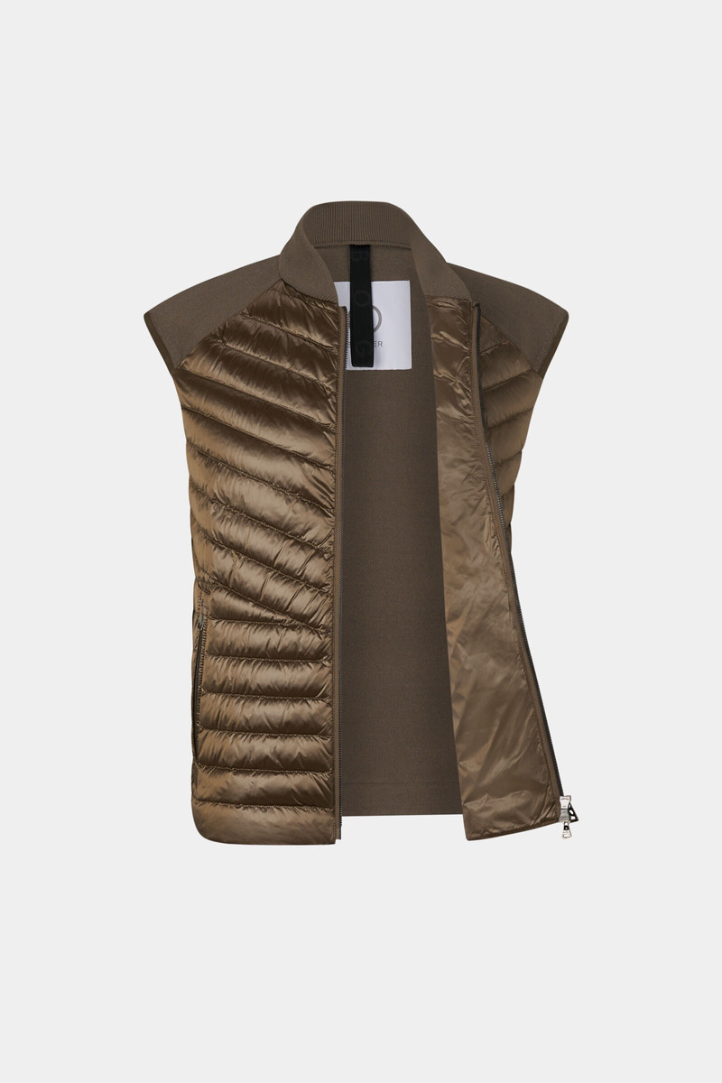 Lucio Hybrid knitted vest in Olive green 8