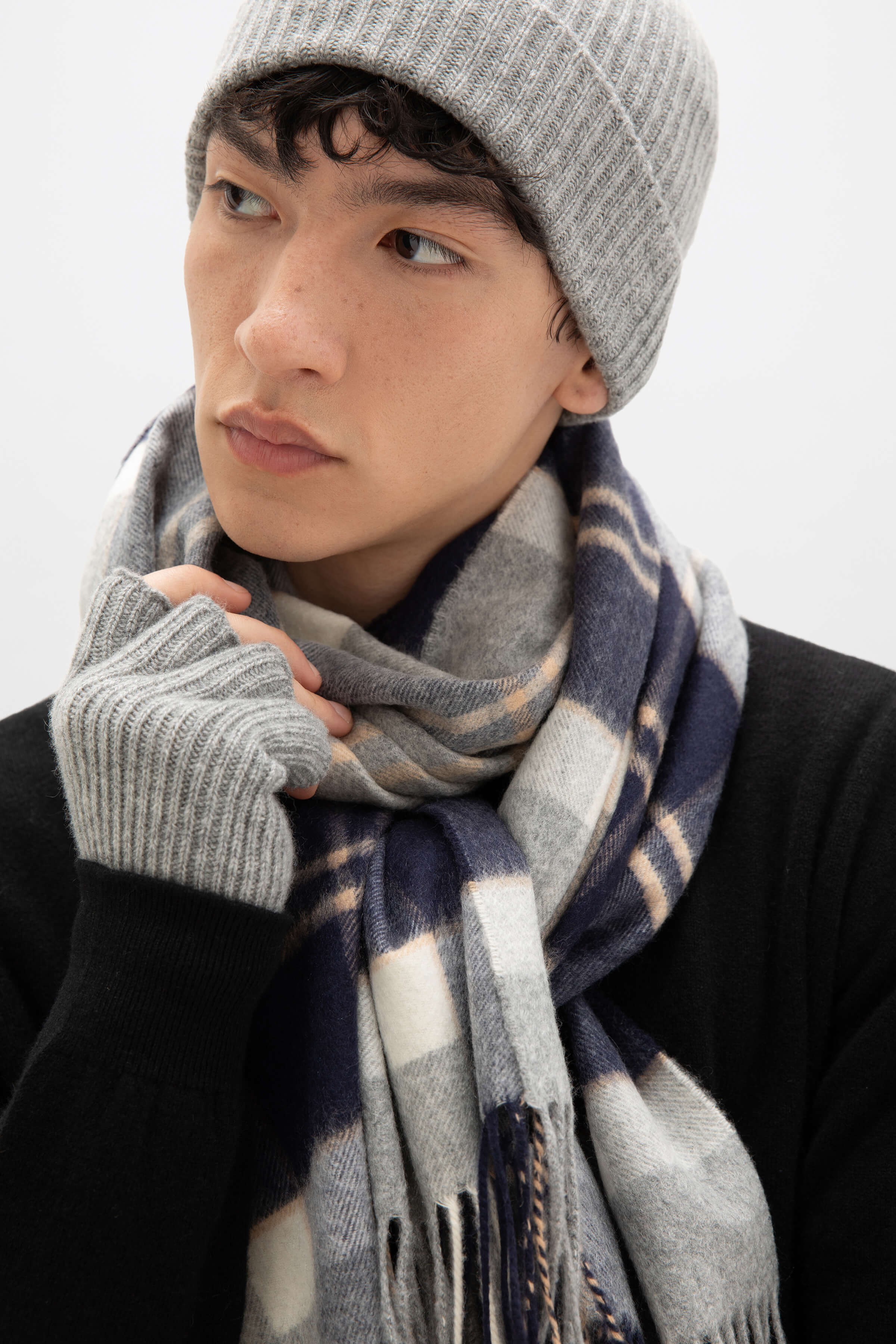 Ribbed Cashmere Grey Fingerless Gloves - 2