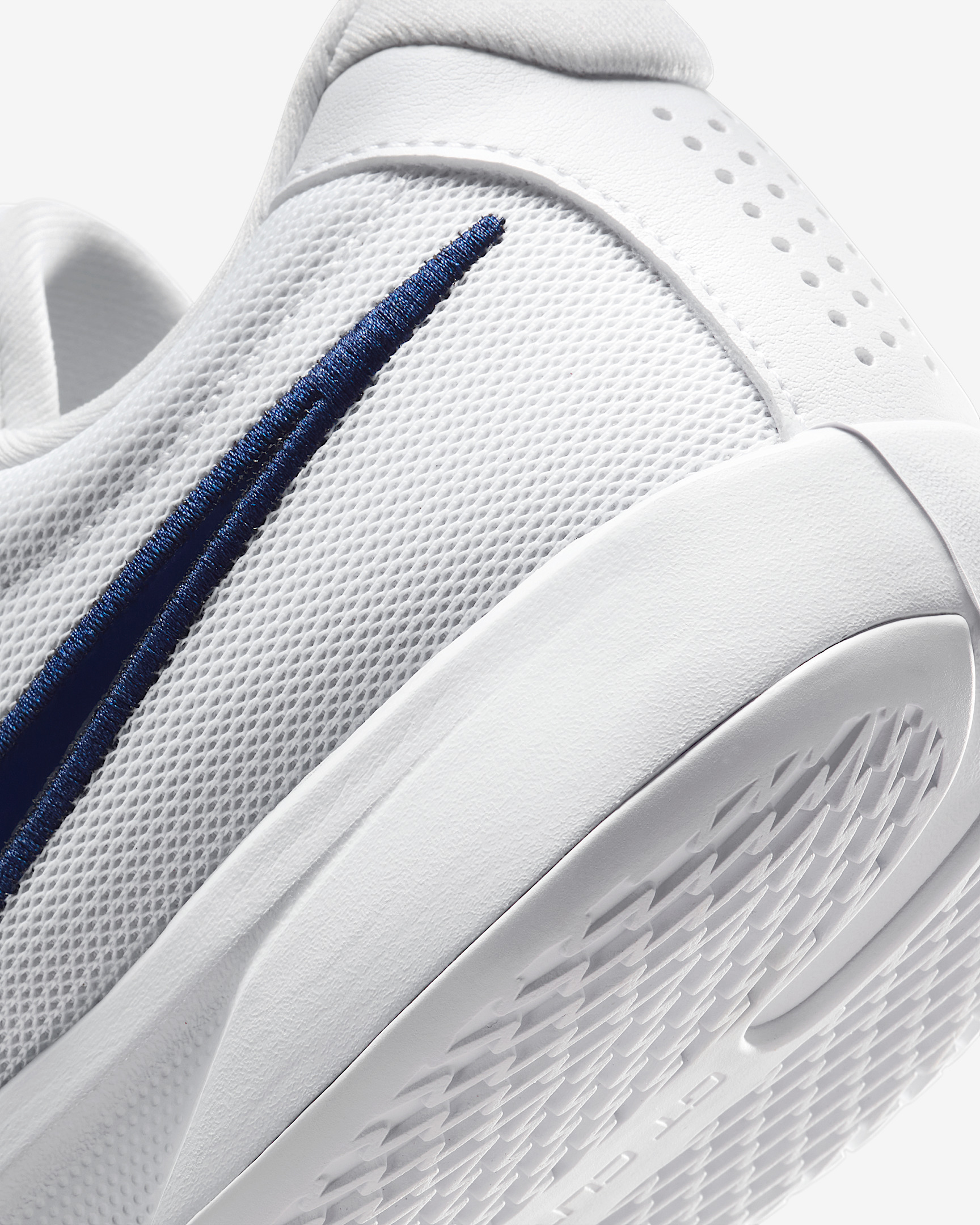 Nike G.T. Cut Academy Basketball Shoes - 8