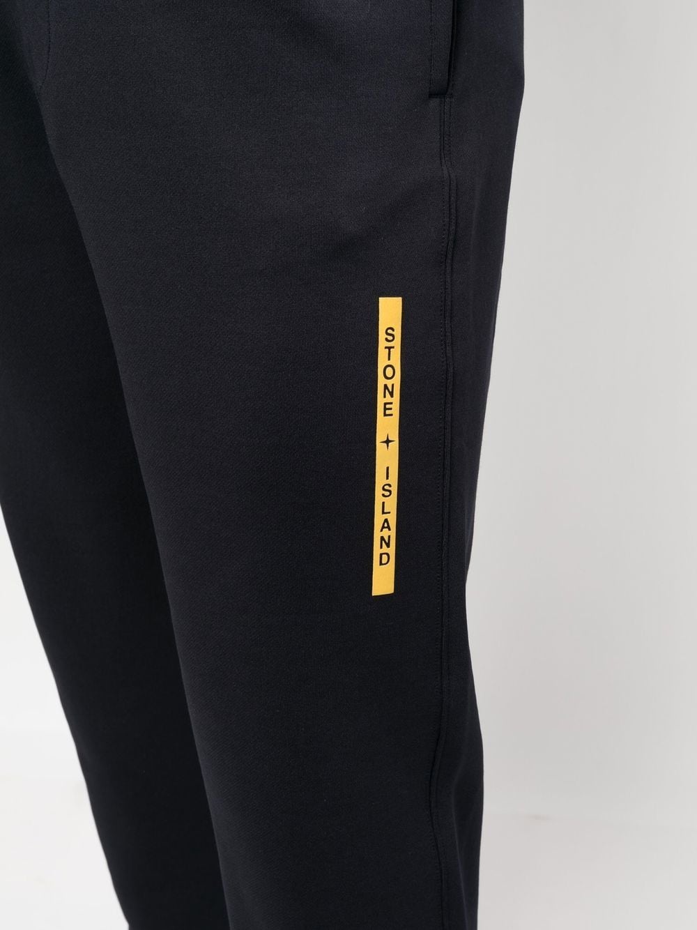 logo print tapered track pants - 5