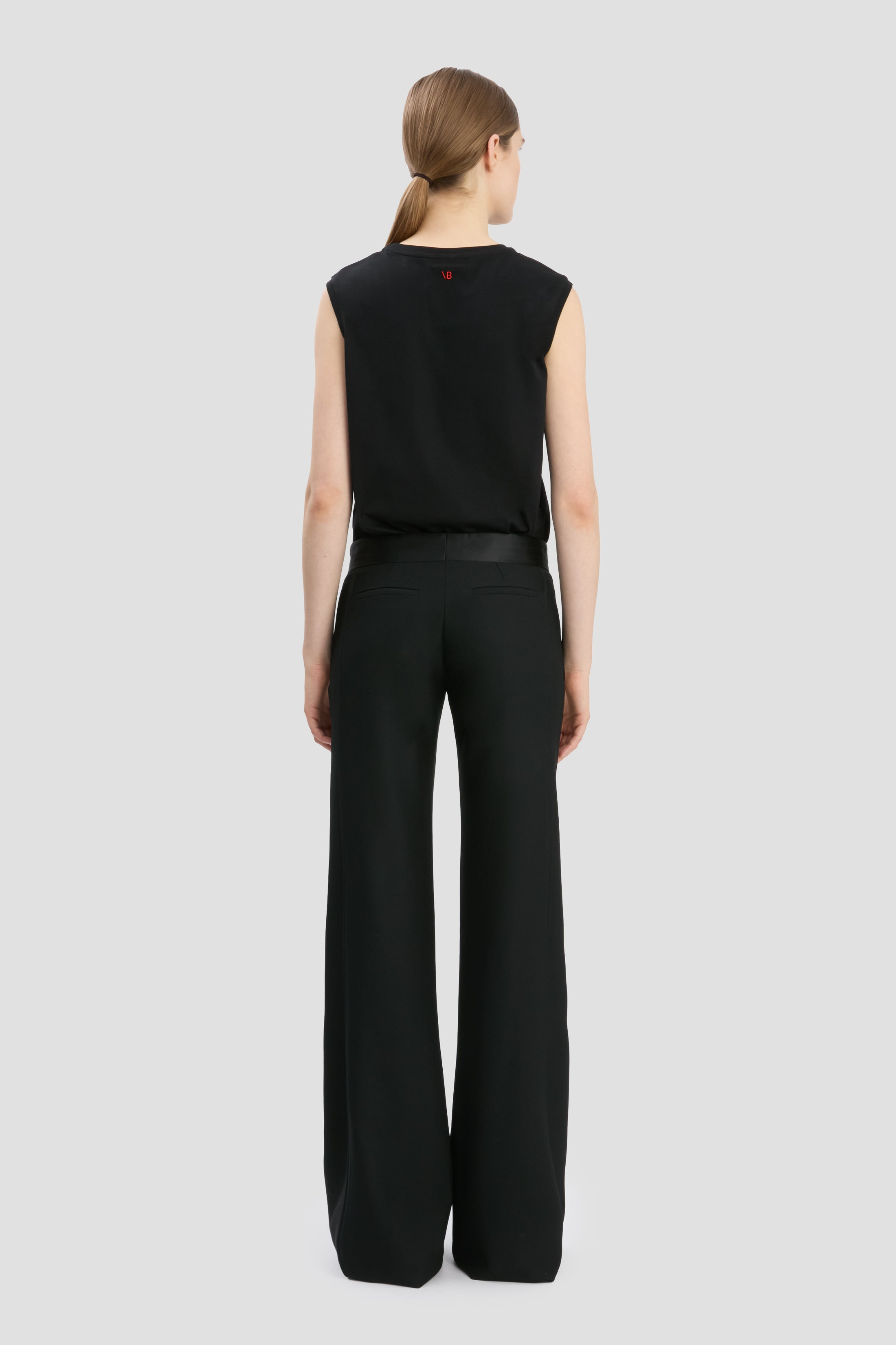 Sleeveless T-Shirt In Black - 4