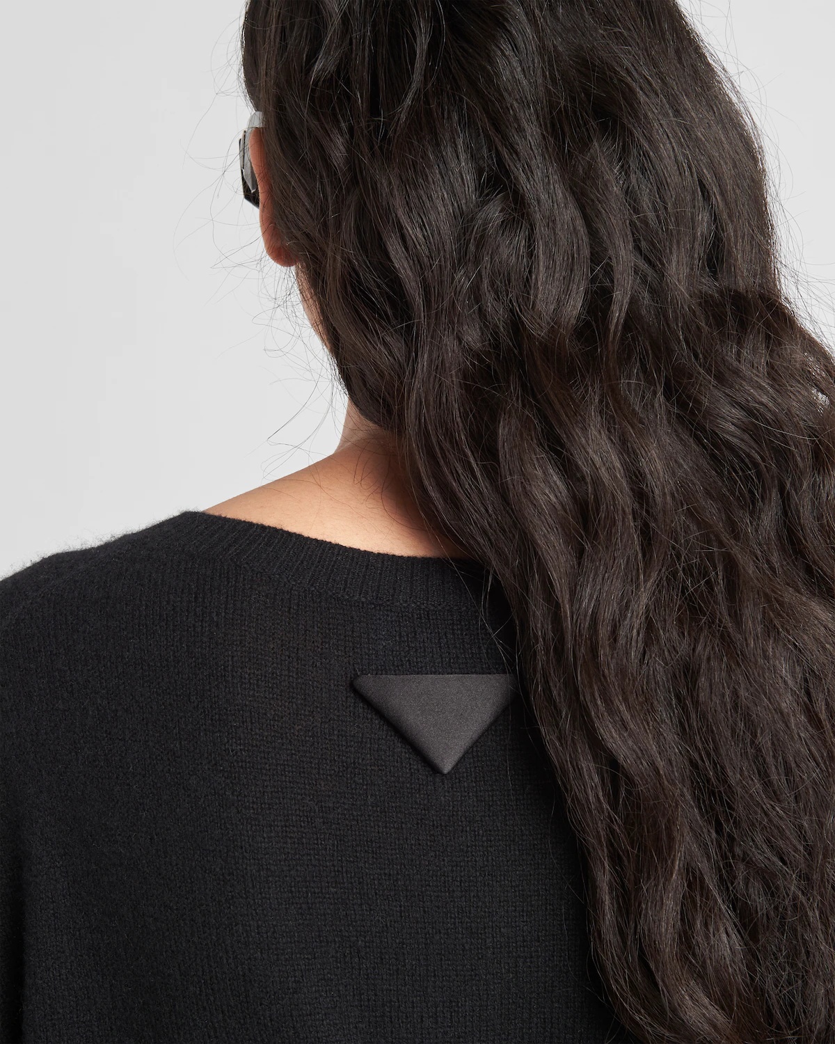 V-neck cashmere sweater - 4
