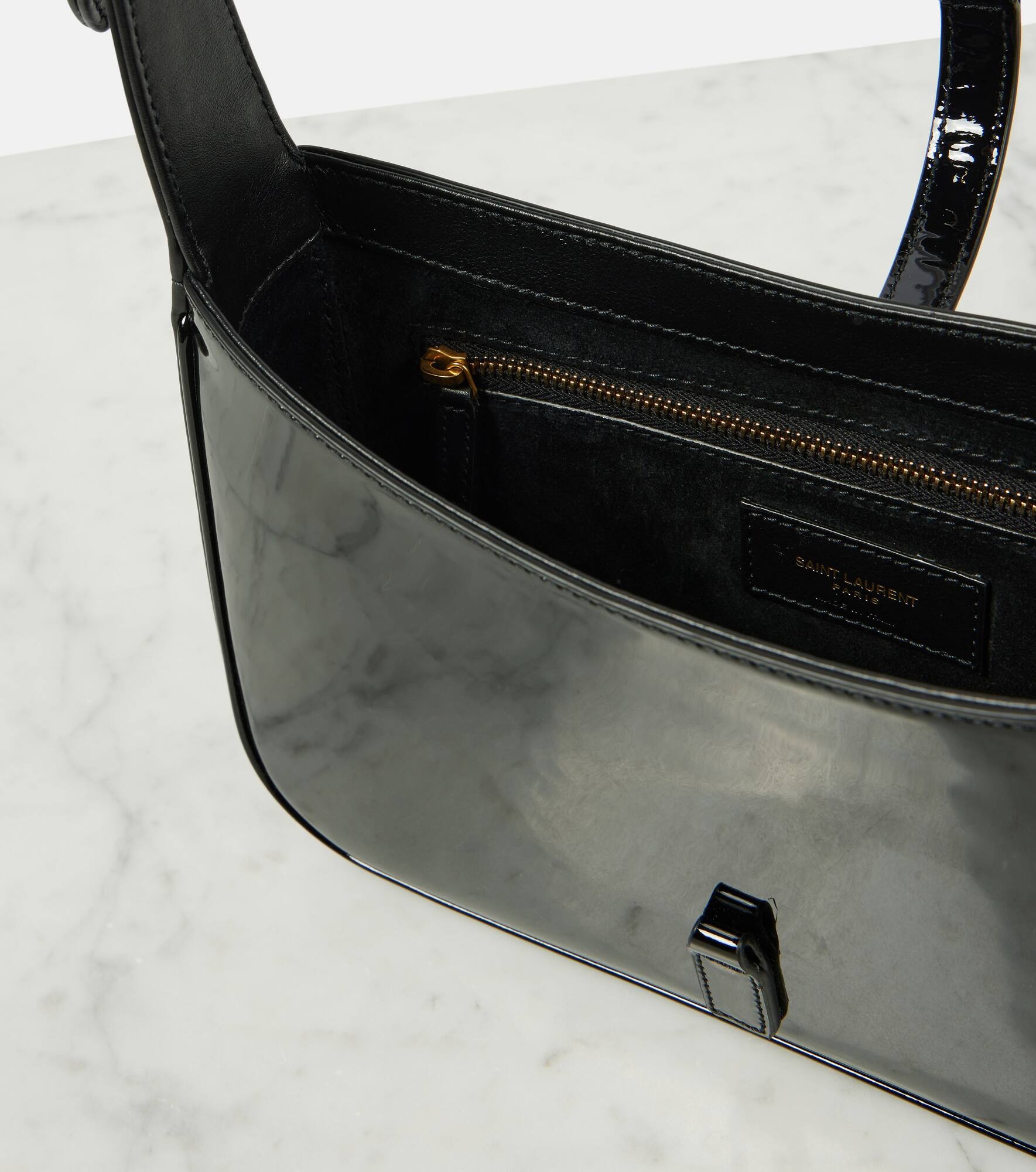 Le 5 à 7 patent leather shoulder bag - 3