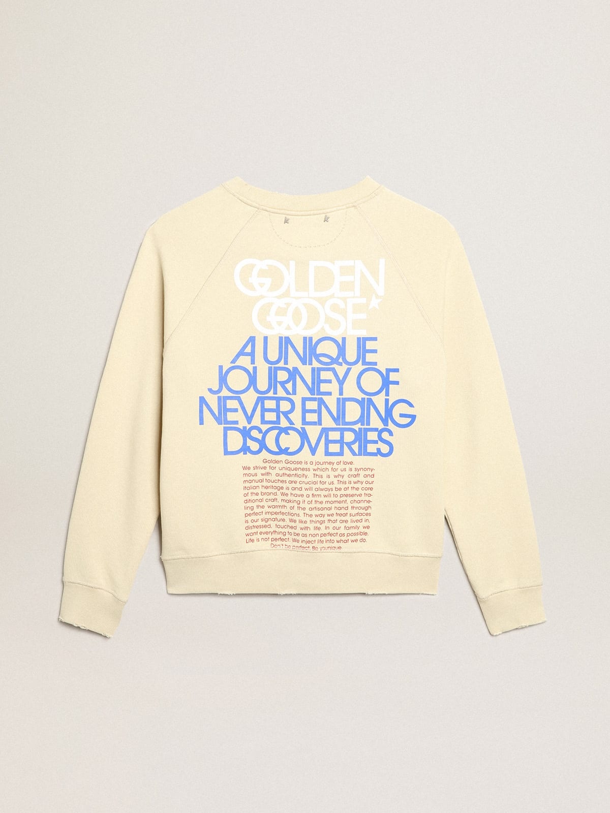 Marzipan-colored sweatshirt with lettering on the back - 6