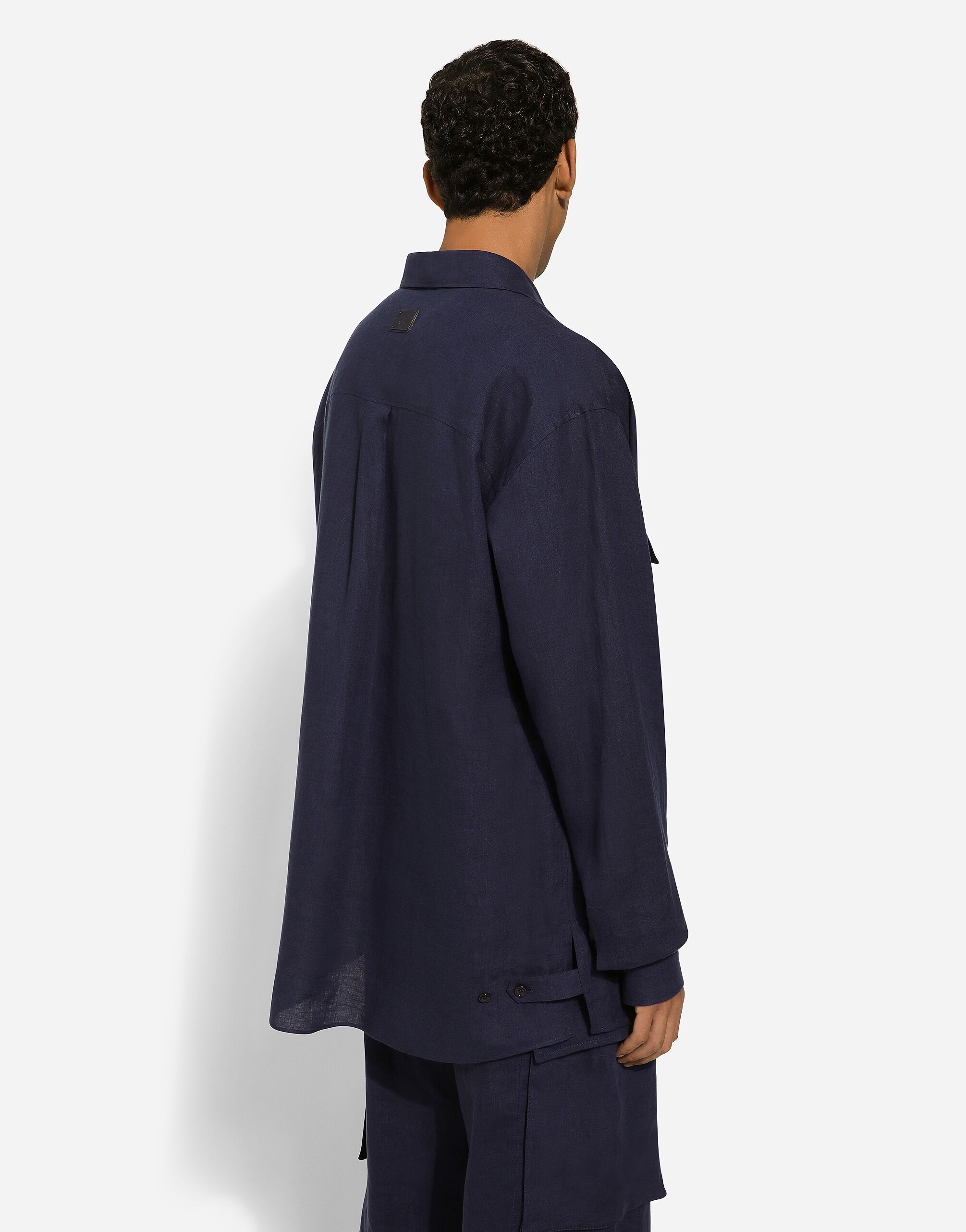 Oversize linen shirt with pockets - 4