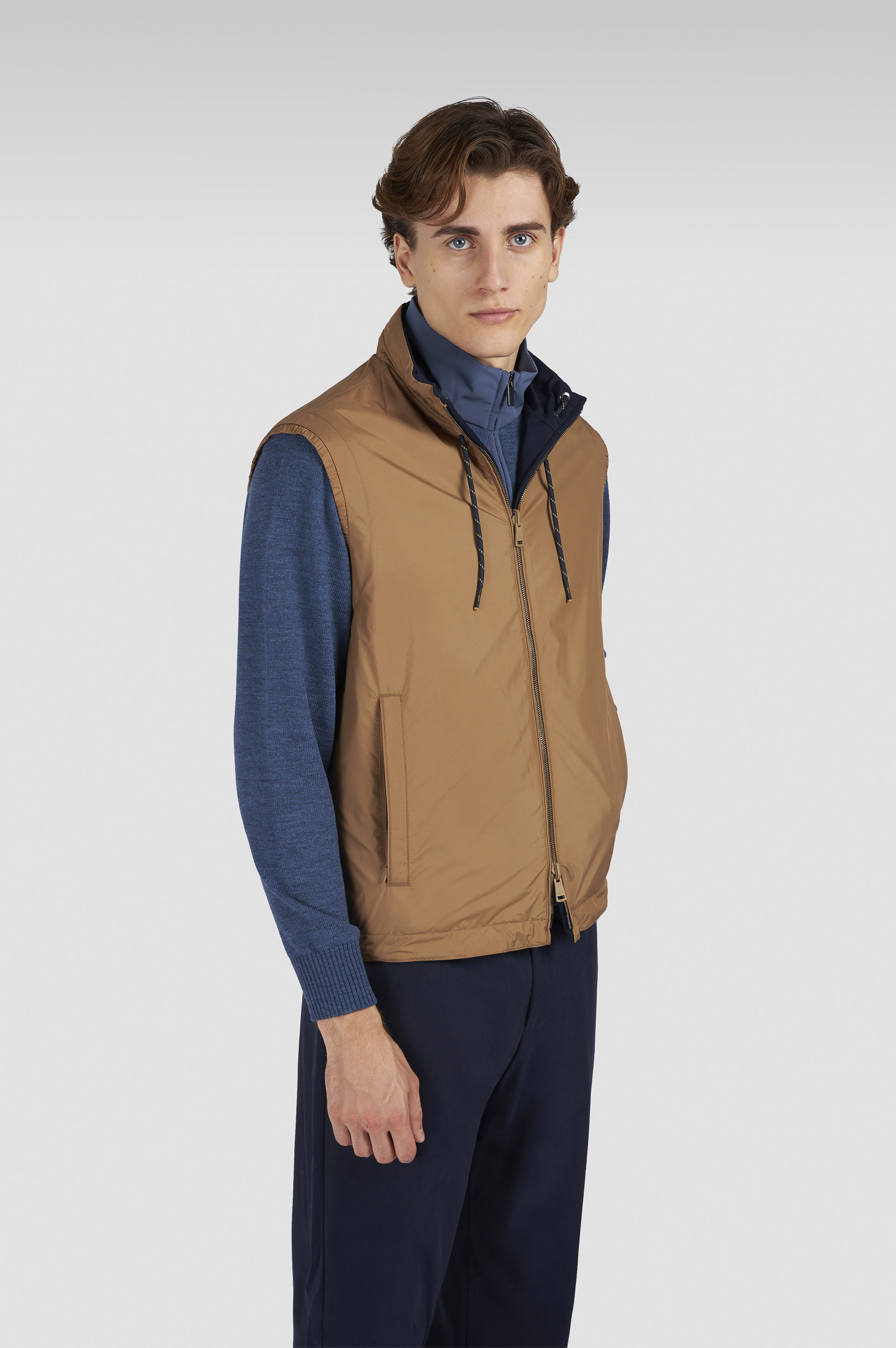 REVERSIBLE GILET IN WOOL, SILK, AND MICROFIBER - 9