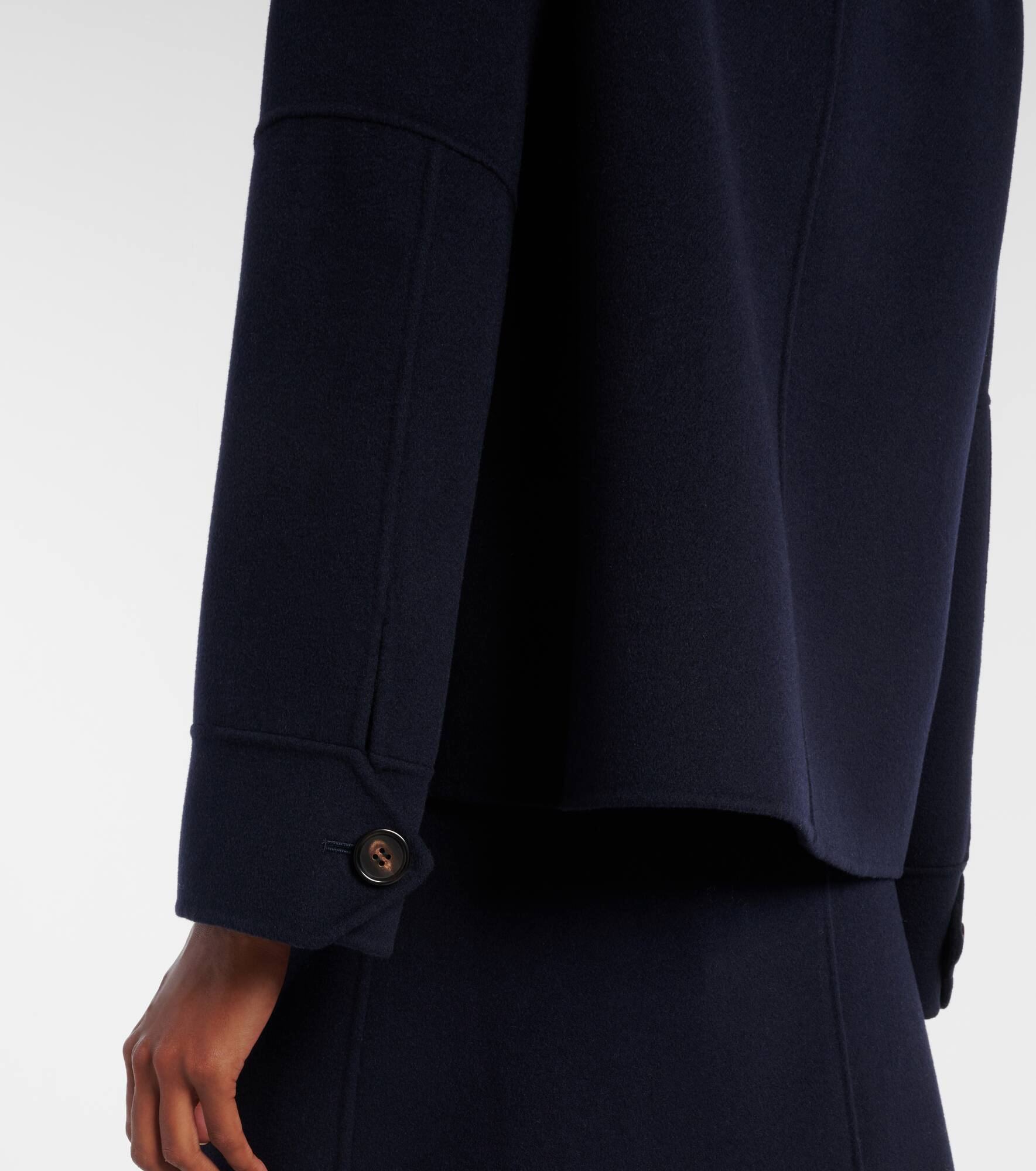 Free virgin wool jacket - 5