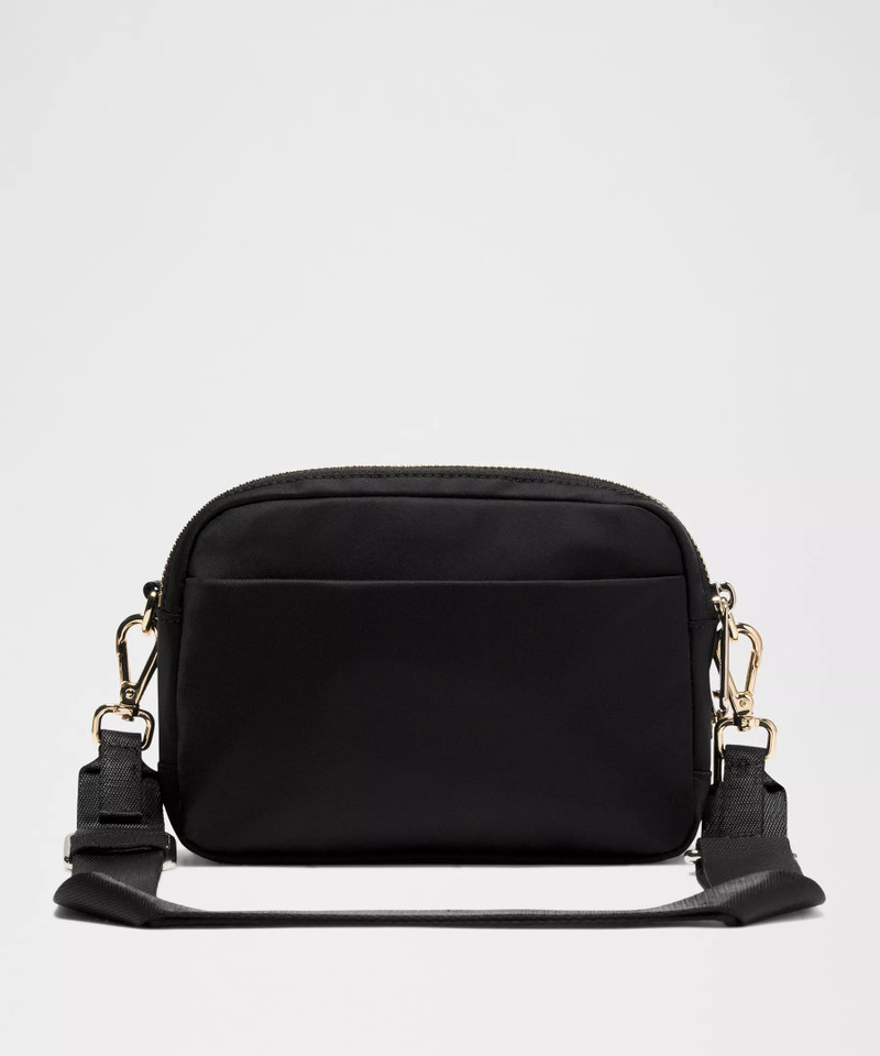 Everywhere Crossbody Bag 2L *Metal Hardware 3