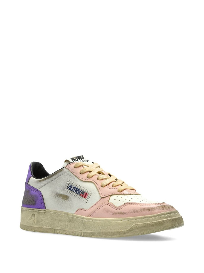 AUTRY Medalist Super Vintage sneakers outlook