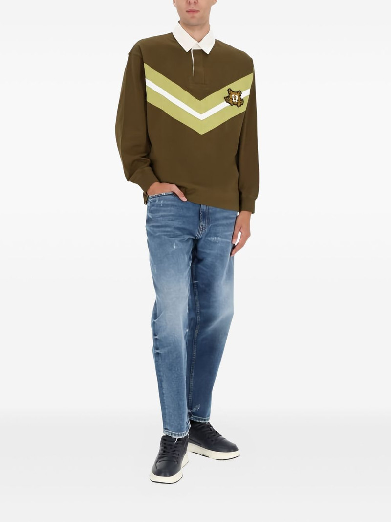 HUGO distressed-details logo-patch jeans outlook