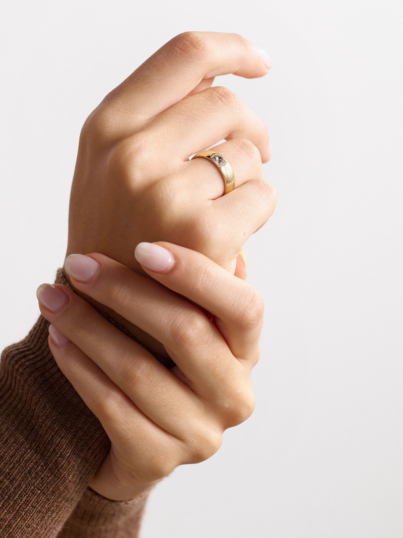 De Beers Talisman Large 18-karat Gold Diamond Ring outlook
