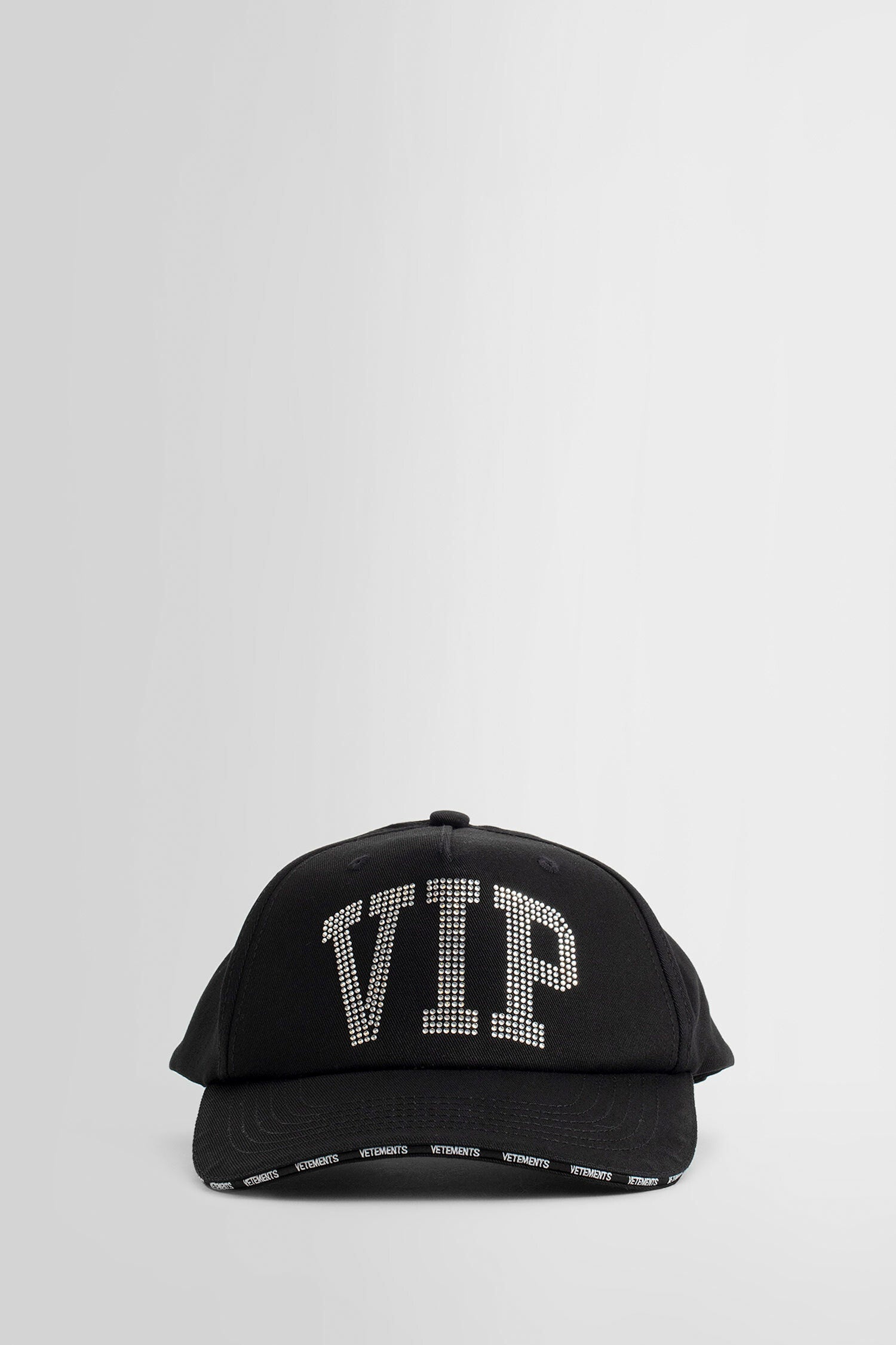 VETEMENTS crystal-embellished cotton cap - Black