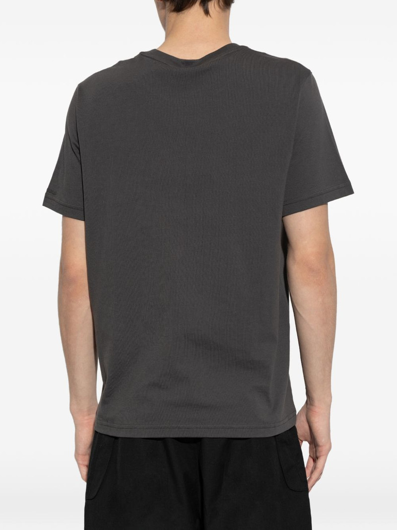 graphic t-shirt 4
