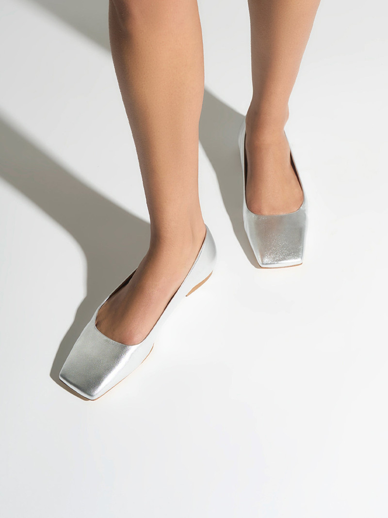 Aeyde Matti Square-Toe Flats outlook