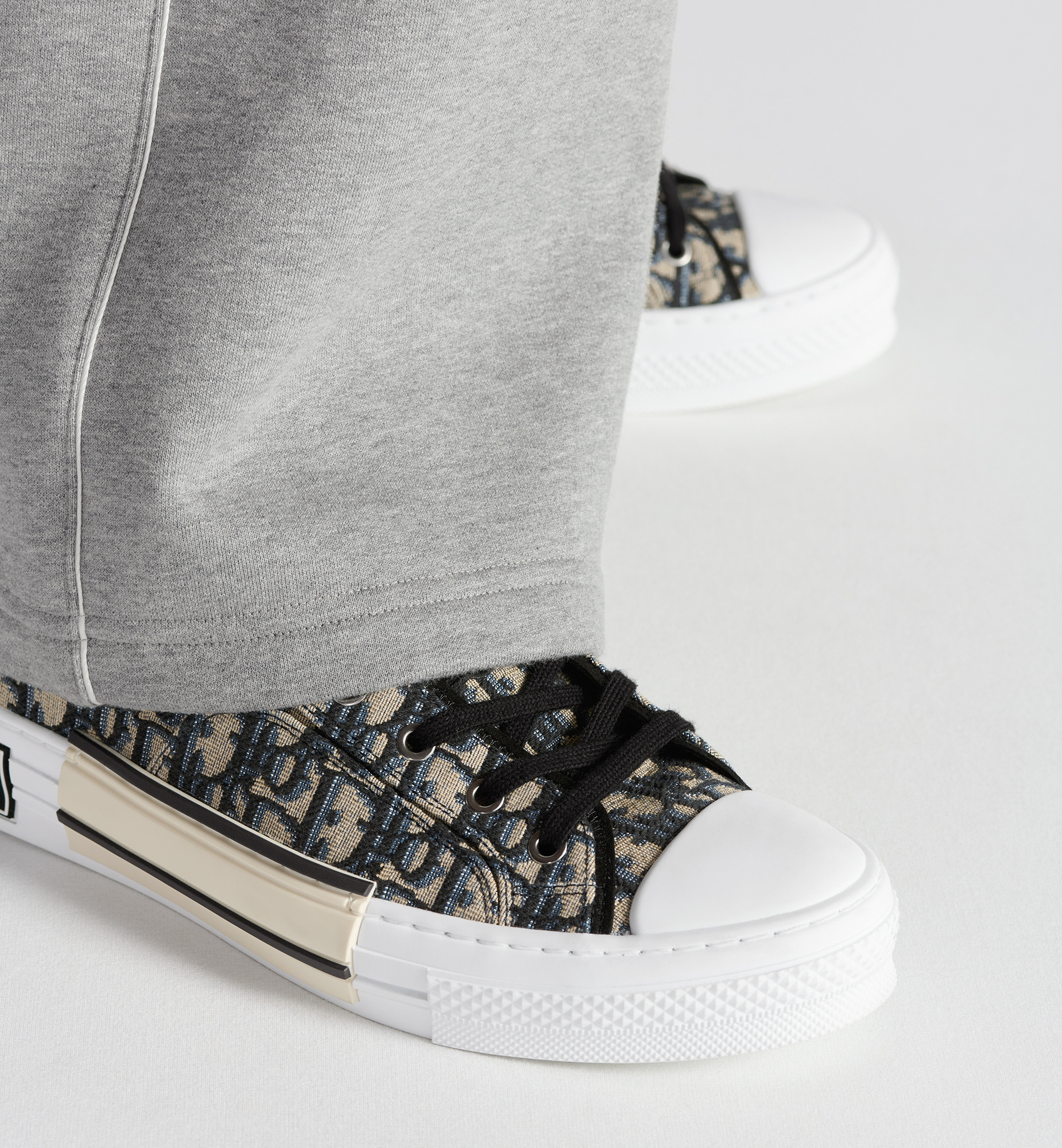 B23 Low-Top Sneaker - 4