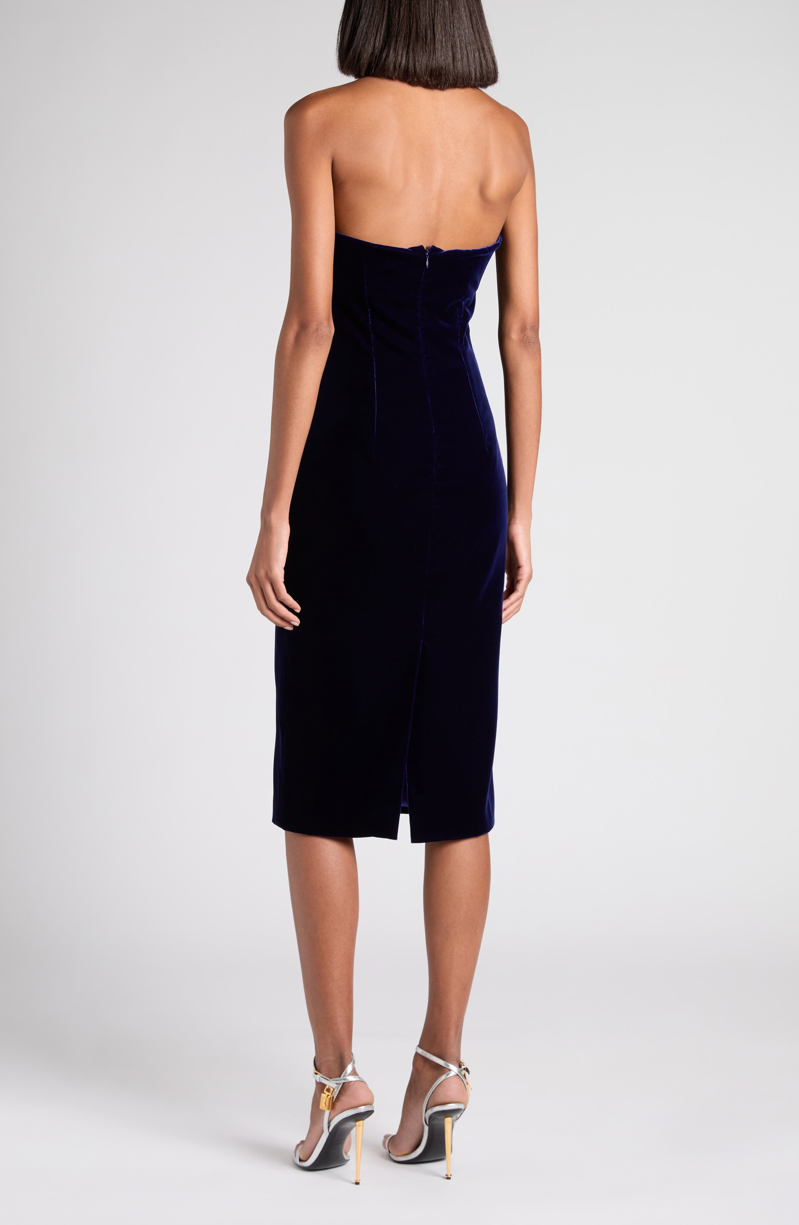 TOM FORD Strapless Plunge Neck Stretch Velvet Cocktail Dress in Gv775 Purple Blue at Nordstrom - 2