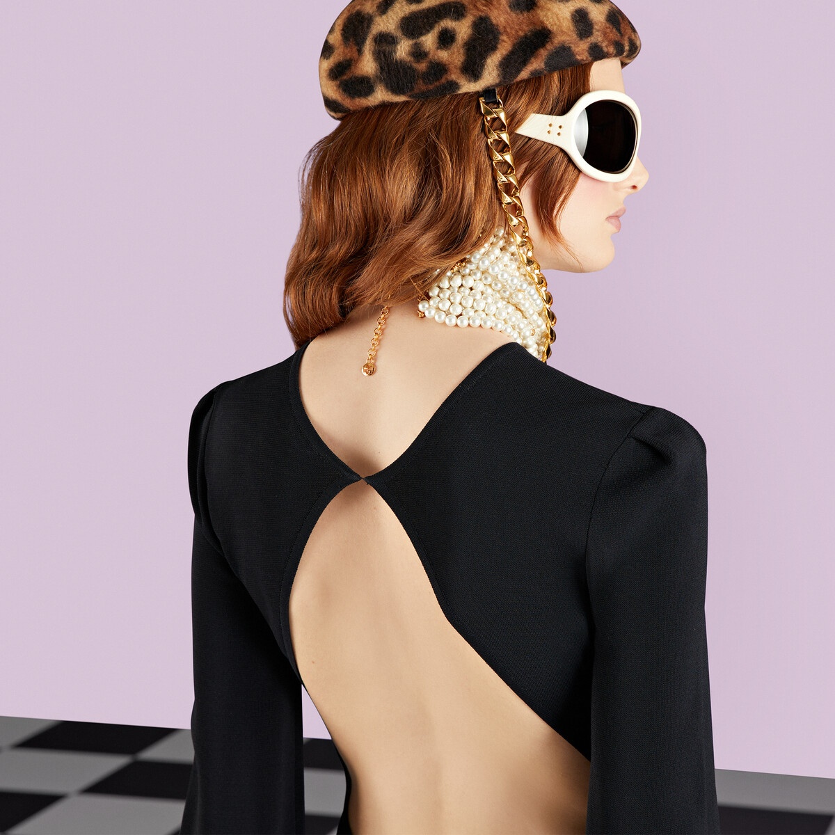 Backless dress - 4