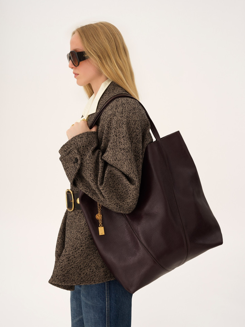 Chloé LARGE CHLOÉ SPIN TOTE BAG IN GRAINED LEATHER outlook