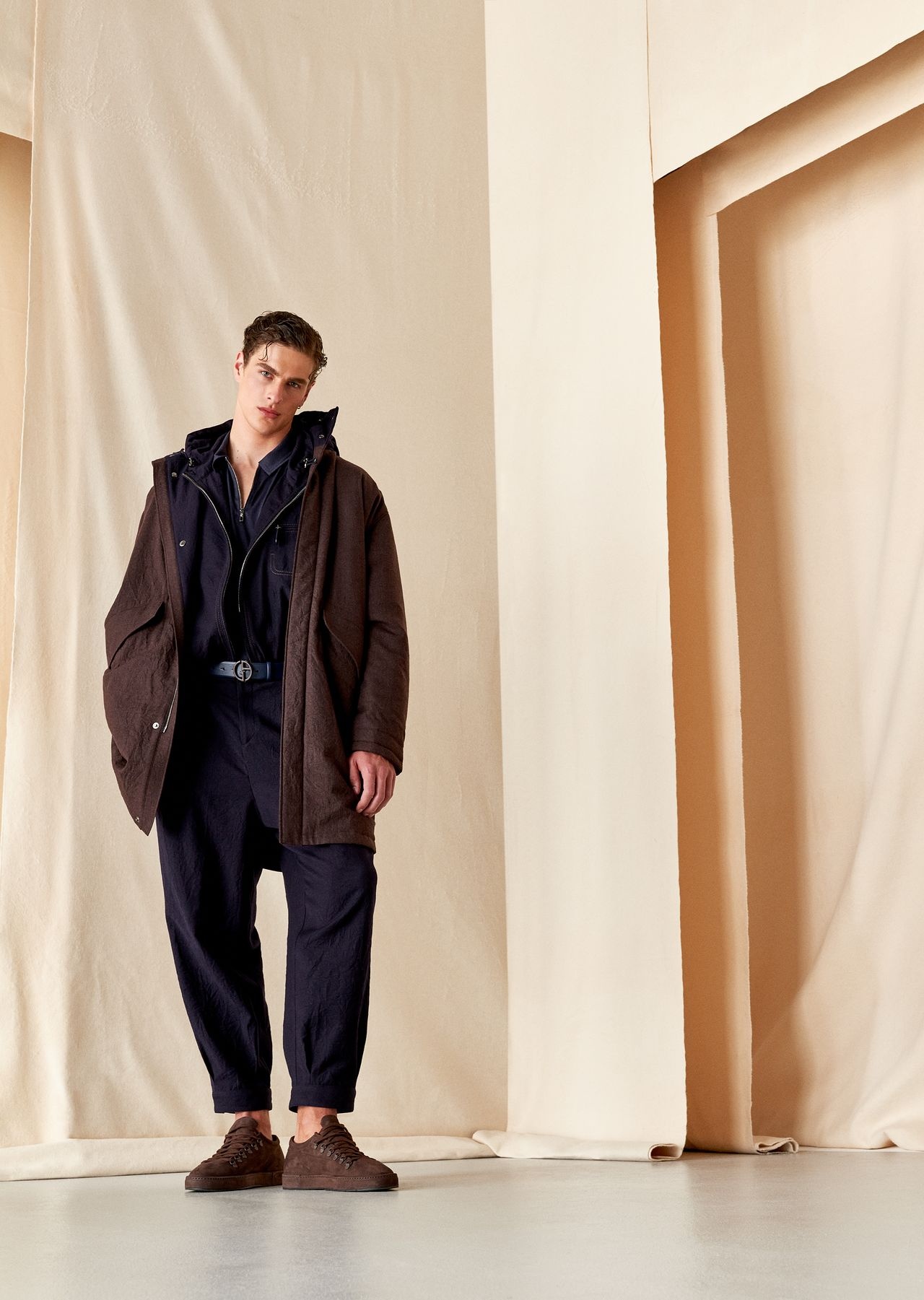 Single-darted, crinkled wool flannel trousers - 6