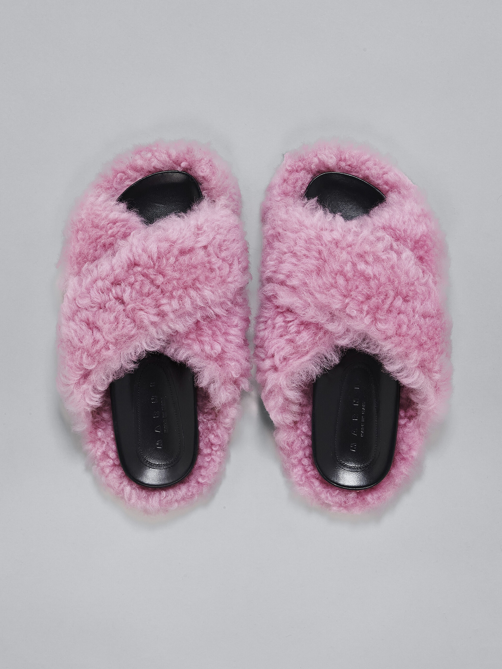 PINK SHEARLING FUSSBETT - 4