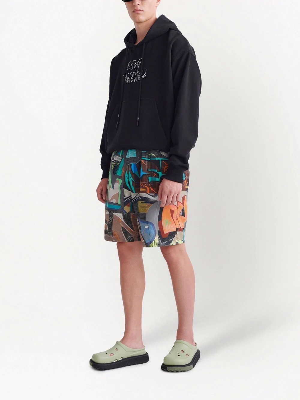 graffiti-print elasticated bermuda shorts - 2