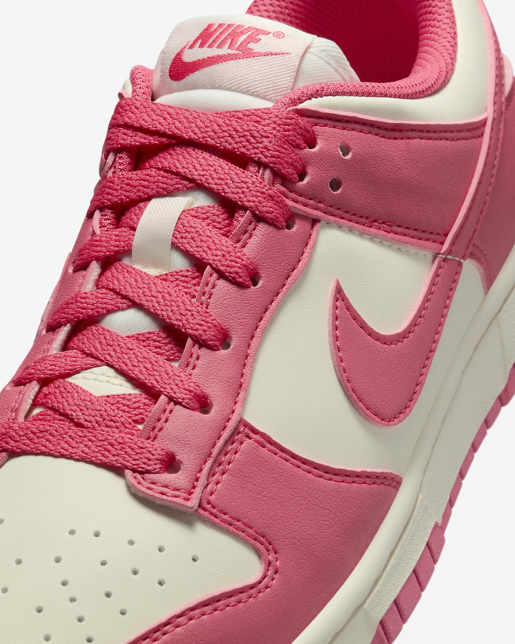 Nike Dunk Low Women's Shoes - 7