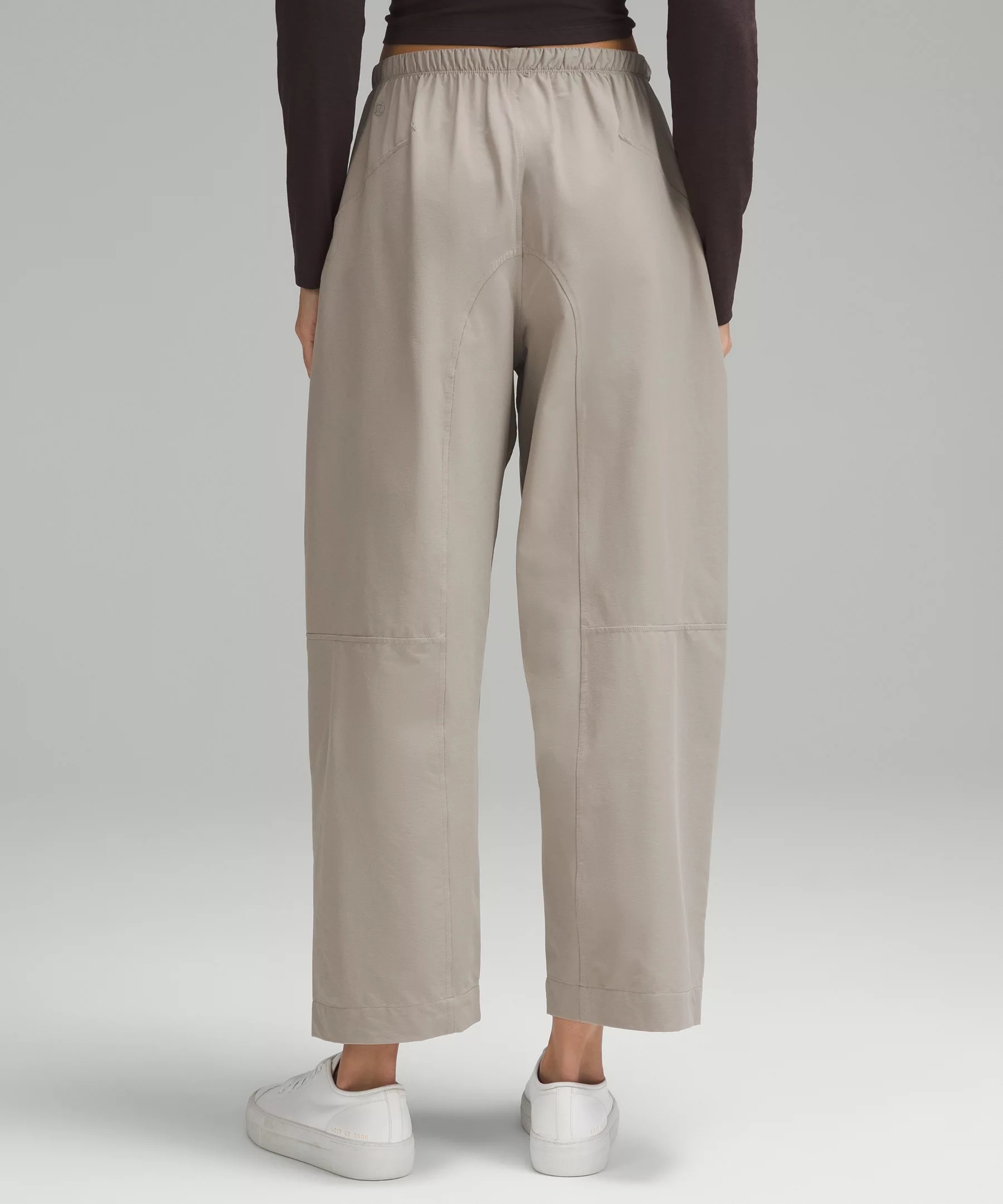 Lightweight Mid-Rise Barrel-Leg Cropped Pant - 3