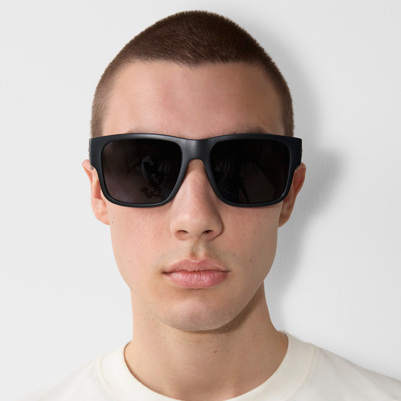 Burberry Logo Detail Square Frame Sunglasses outlook