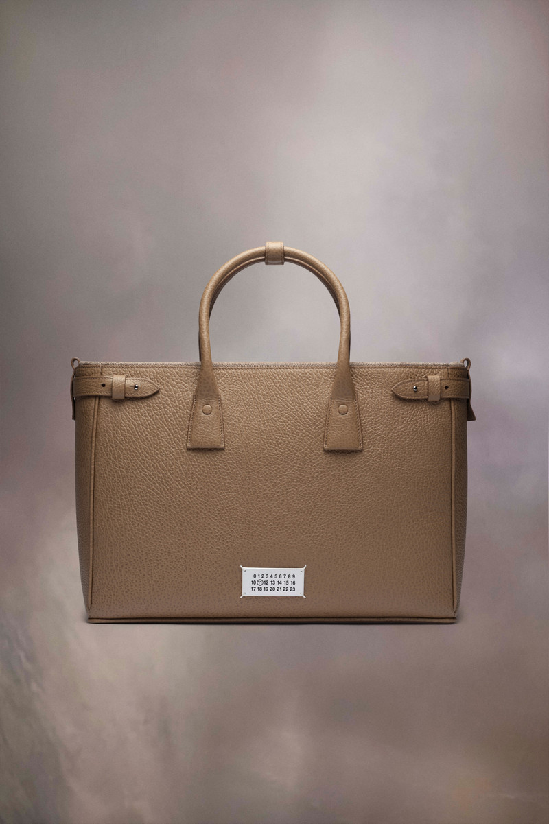 5AC document holder 4