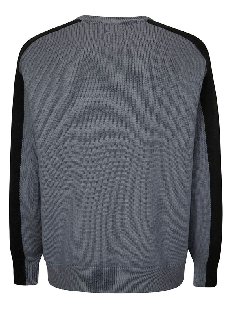 GR10K V-neck jumper outlook